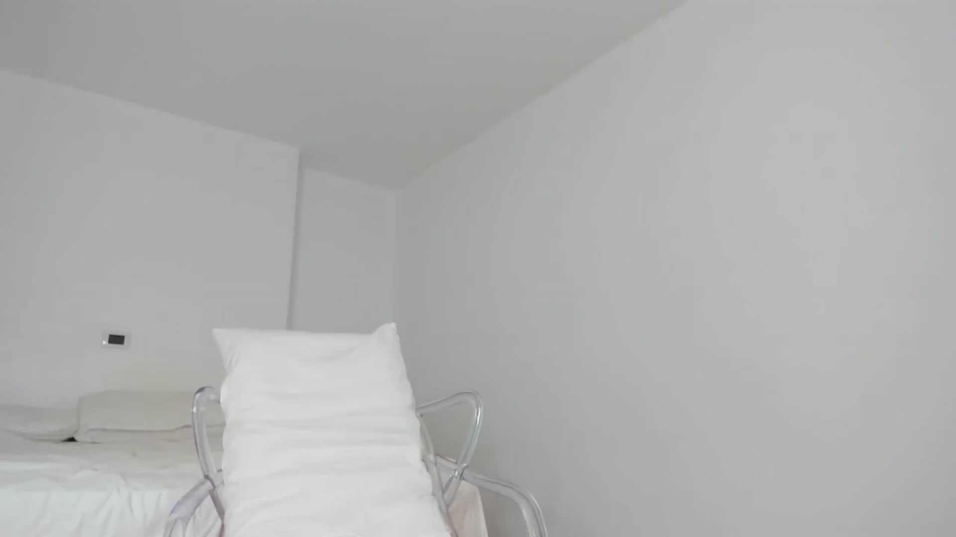 Gallery image thumbnail from EMILIANA_CRUZ's myfreecams stream on, 12/12/2023, 24:05 image 5 of 20
