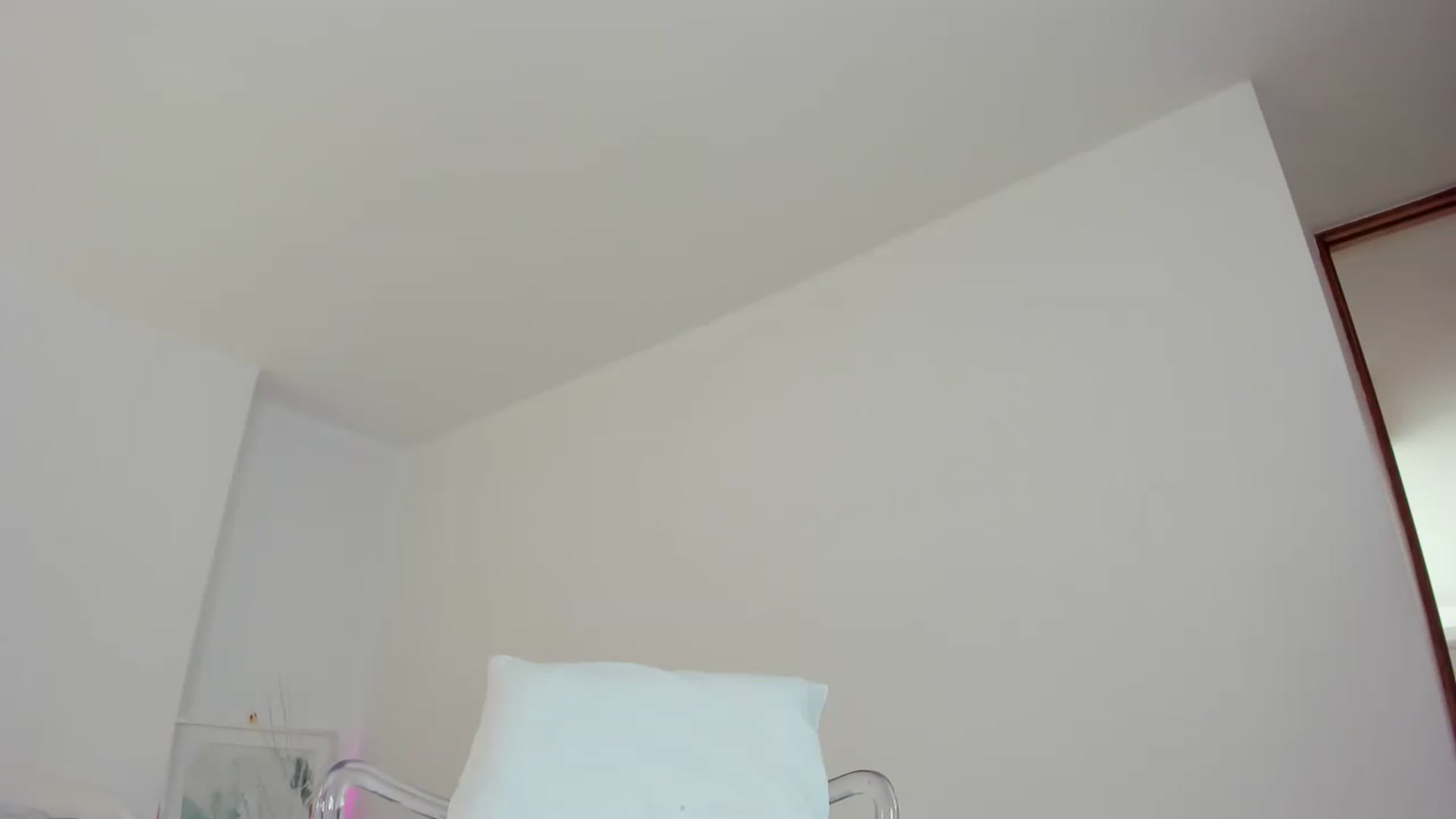 Gallery image thumbnail from EMILIANA_CRUZ's myfreecams stream on, 12/14/2023, 18:17 image 5 of 20