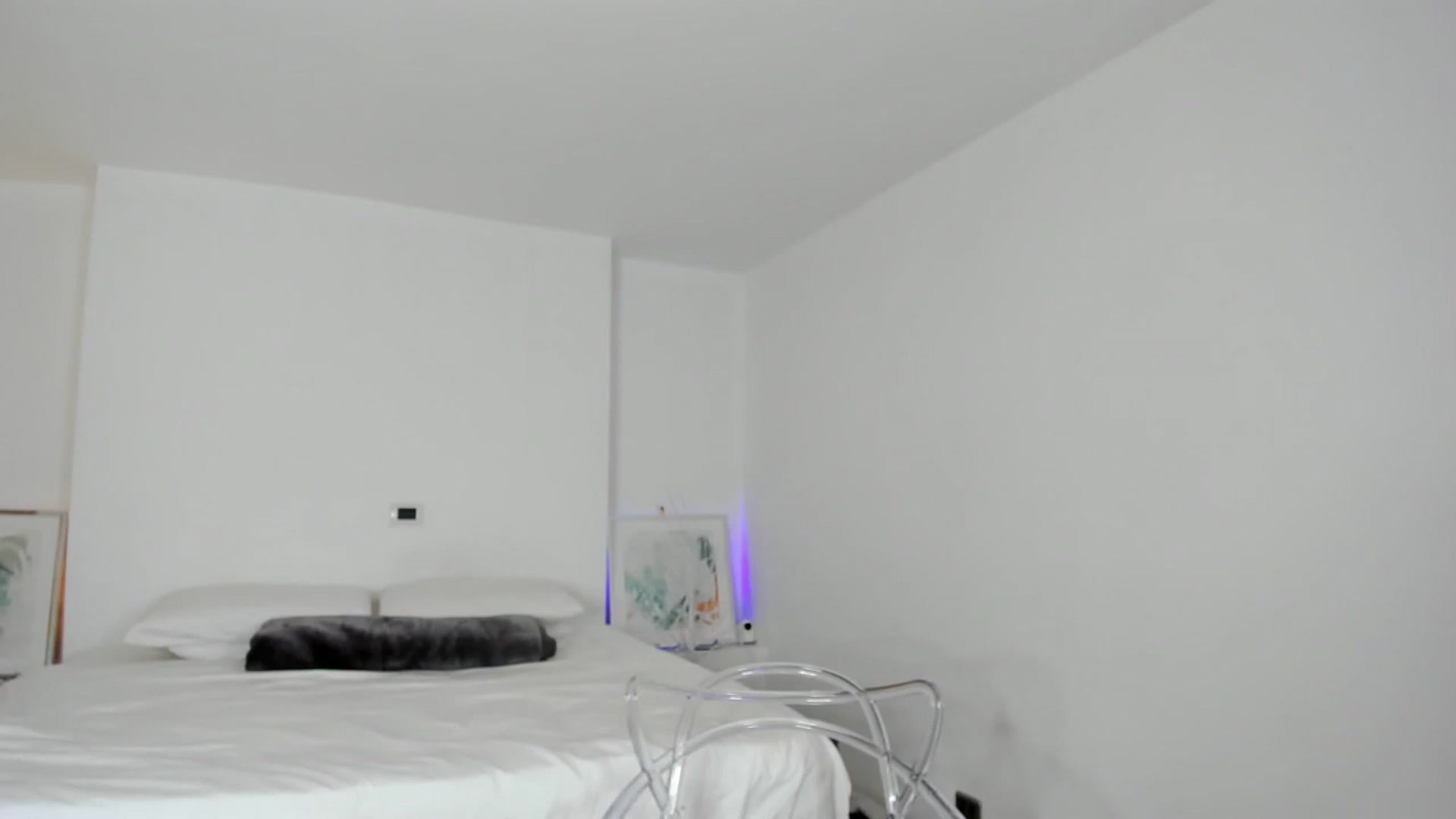 Gallery image thumbnail from EMILIANA_CRUZ's myfreecams stream on, 12/18/2023, 23:26 image 9 of 20