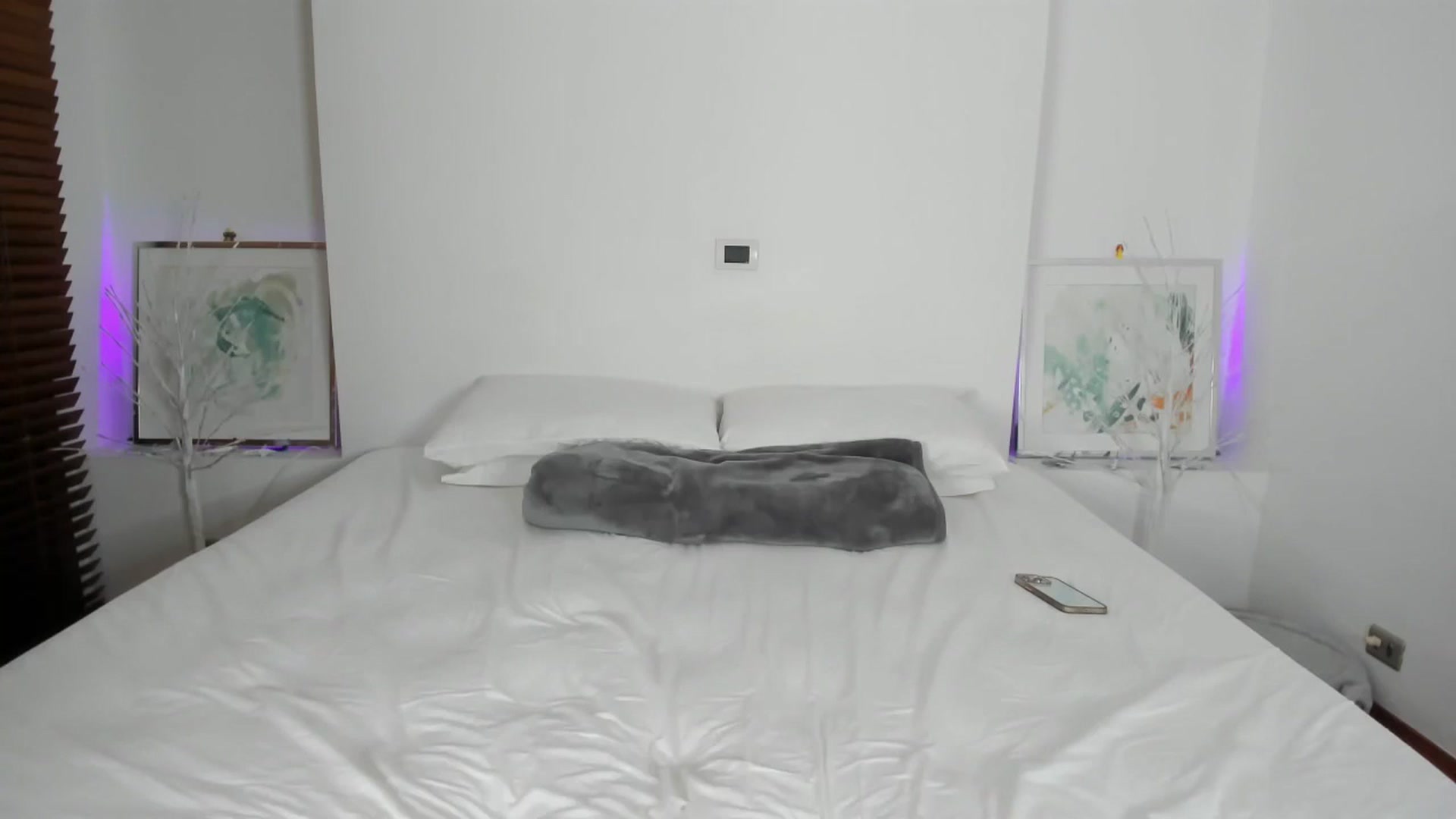 Gallery image thumbnail from EMILIANA_CRUZ's myfreecams stream on, 01/16/2024, 02:04 image 3 of 20