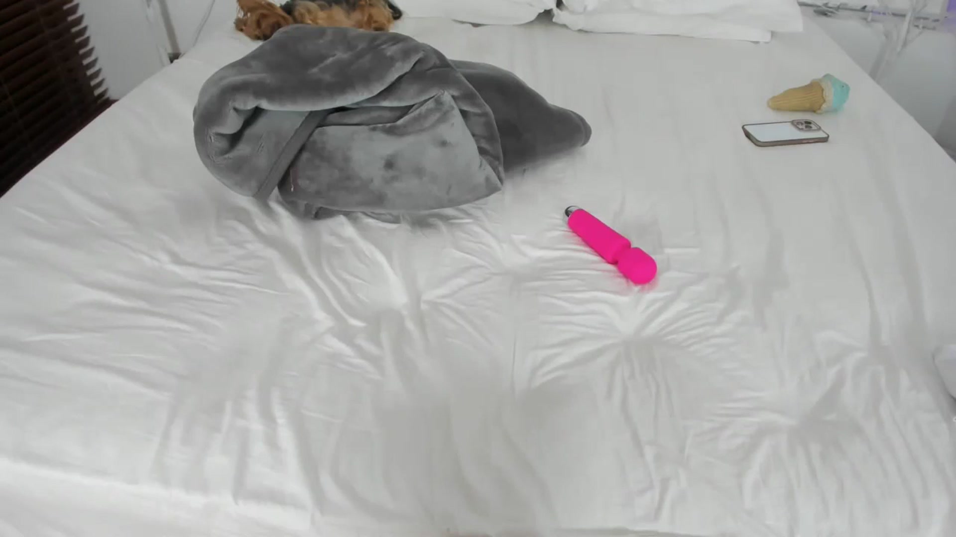 Gallery image thumbnail from EMILIANA_CRUZ's myfreecams stream on, 01/16/2024, 06:29 image 10 of 20