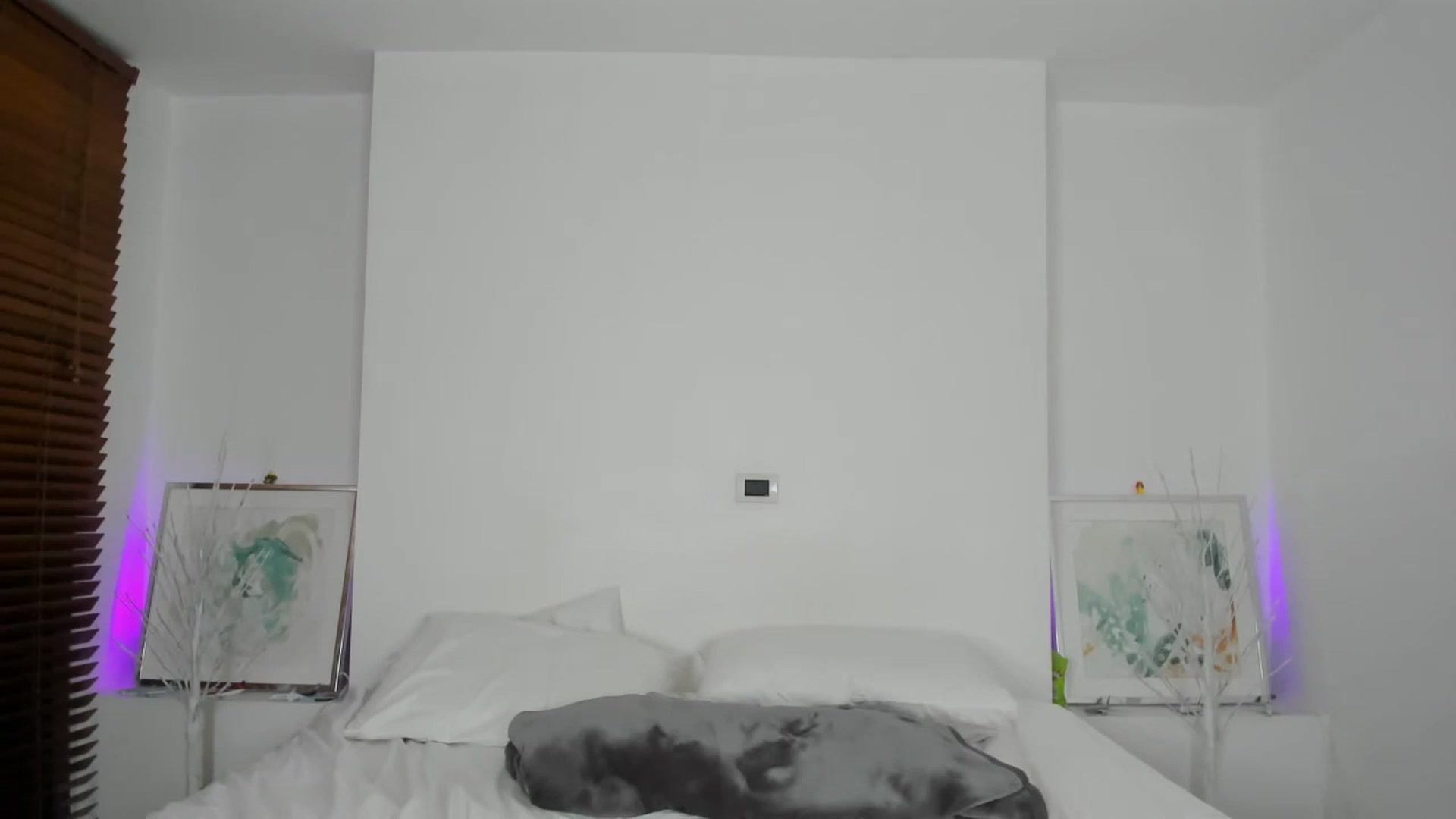 Gallery image thumbnail from EMILIANA_CRUZ's myfreecams stream on, 02/09/2024, 02:02 image 6 of 20