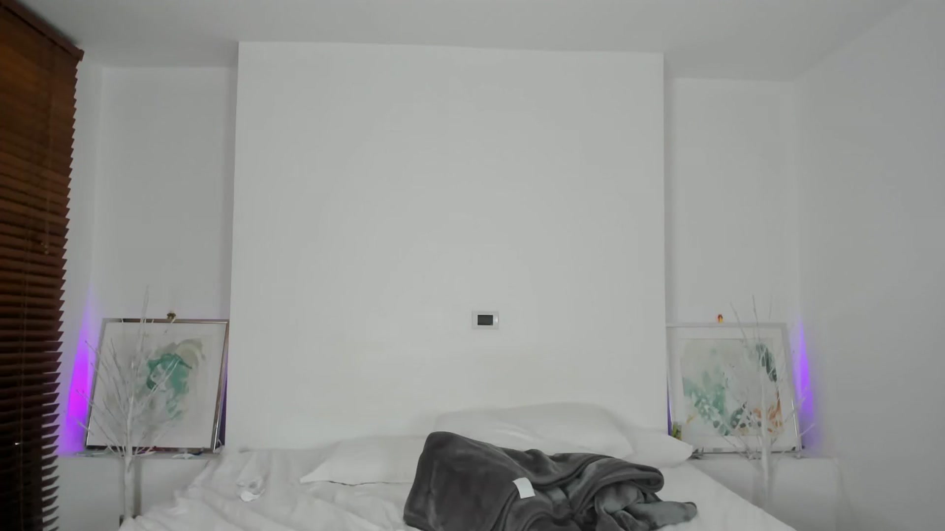 Gallery image thumbnail from EMILIANA_CRUZ's myfreecams stream on, 02/10/2024, 03:03 image 18 of 20