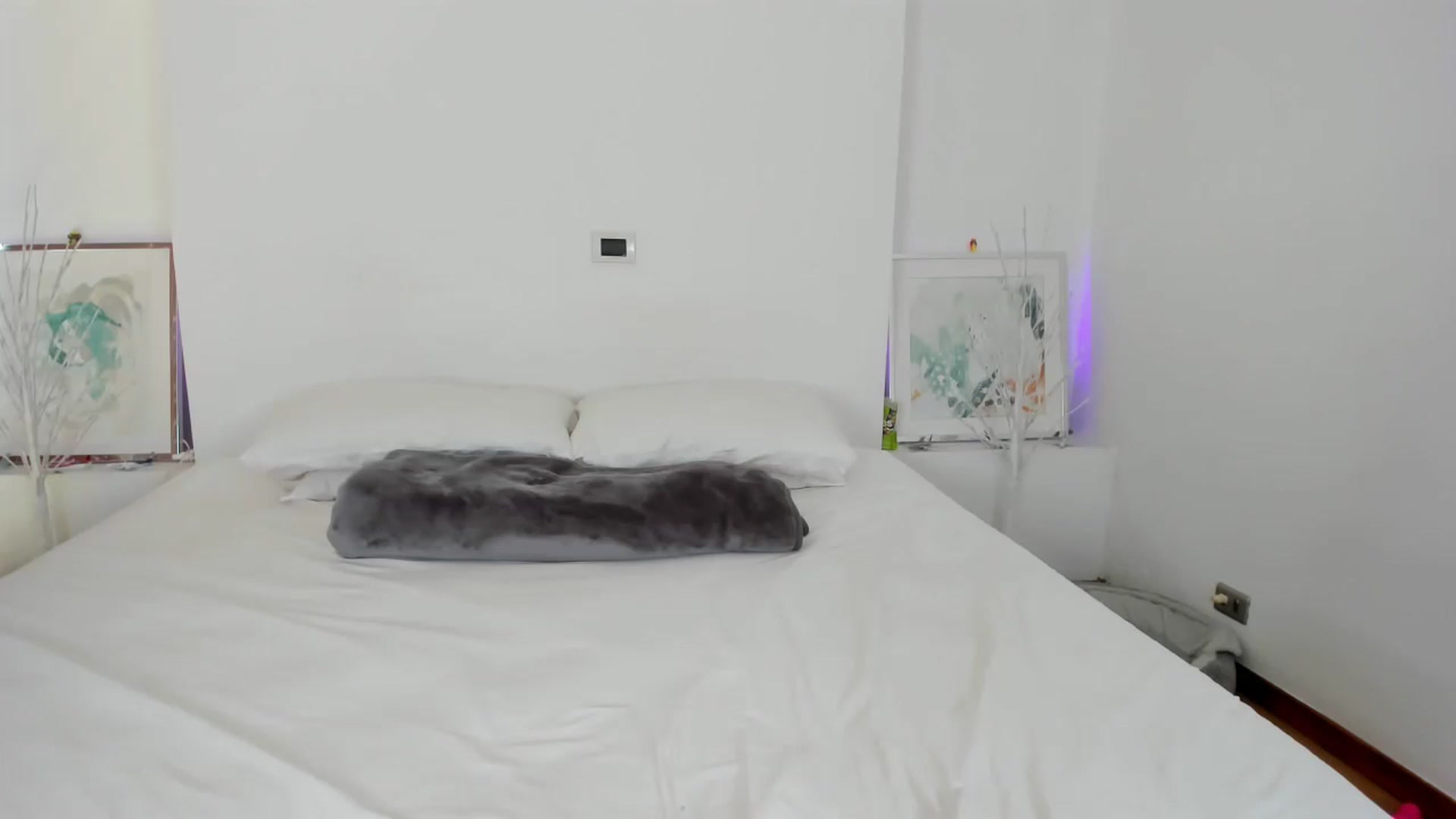 Gallery image thumbnail from EMILIANA_CRUZ's myfreecams stream on, 02/13/2024, 21:41 image 15 of 20