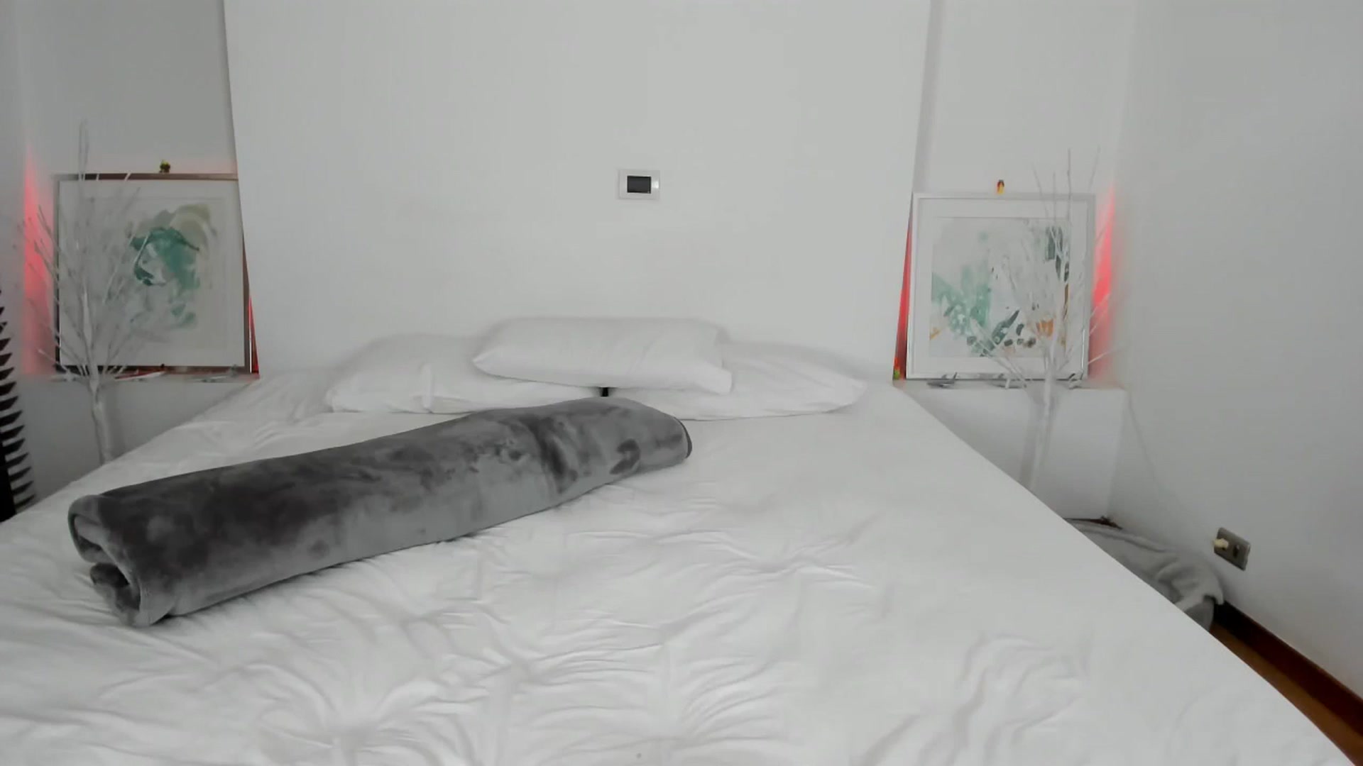 Gallery image thumbnail from EMILIANA_CRUZ's myfreecams stream on, 02/23/2024, 01:06 image 18 of 20