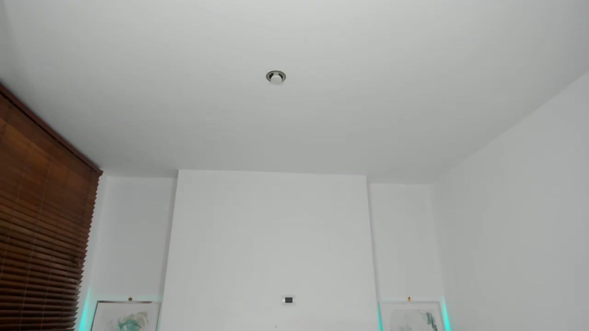 Gallery image thumbnail from EMILIANA_CRUZ's myfreecams stream on, 03/10/2024, 02:58 image 7 of 20