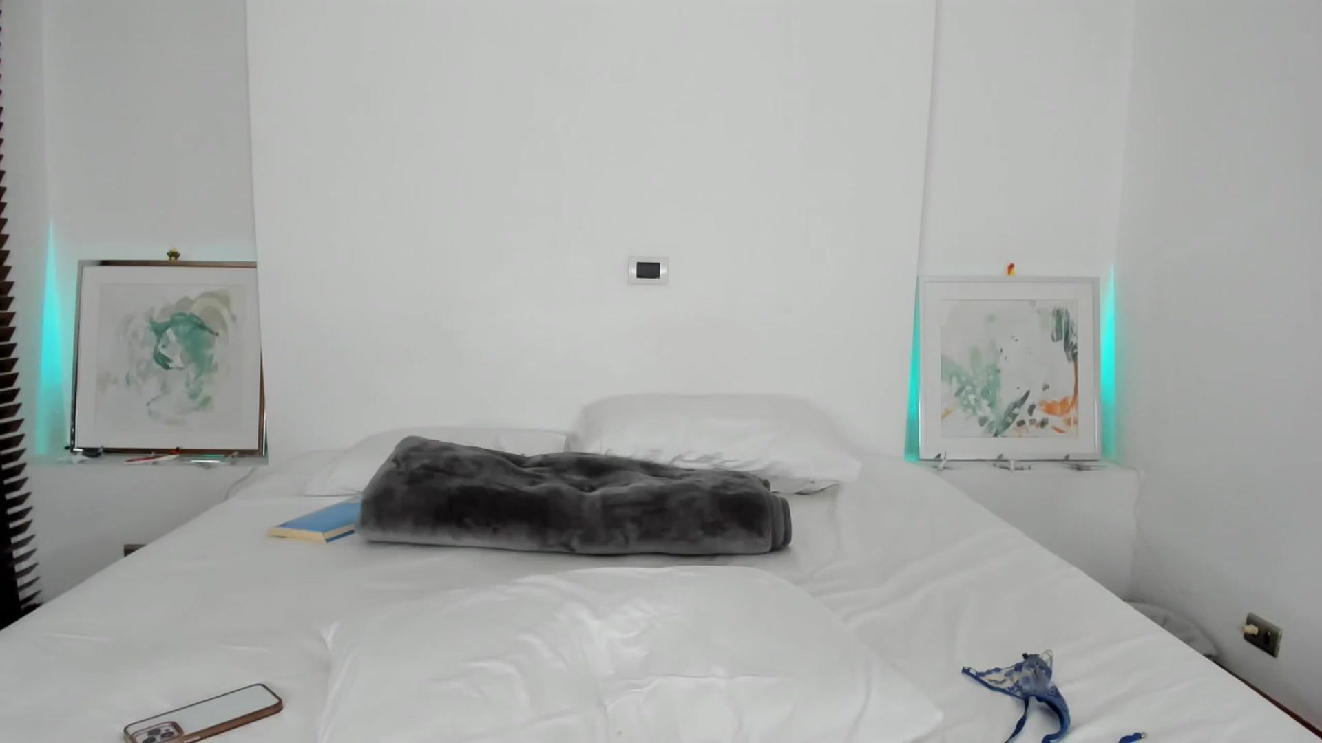 Gallery image thumbnail from EMILIANA_CRUZ's myfreecams stream on, 03/10/2024, 05:02 image 5 of 20