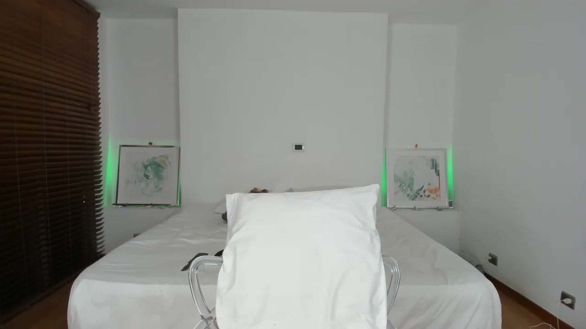 Gallery image thumbnail from EMILIANA_CRUZ's myfreecams stream on, 03/11/2024, 05:27 image 20 of 20