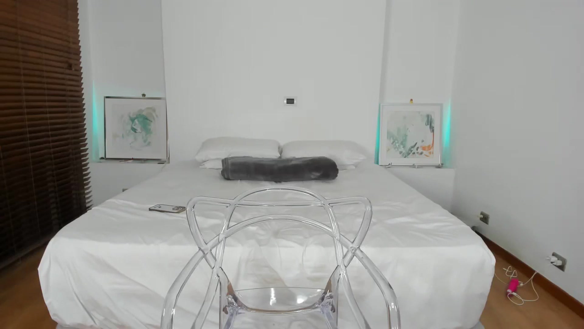 Gallery image thumbnail from EMILIANA_CRUZ's myfreecams stream on, 03/27/2024, 01:28 image 7 of 20