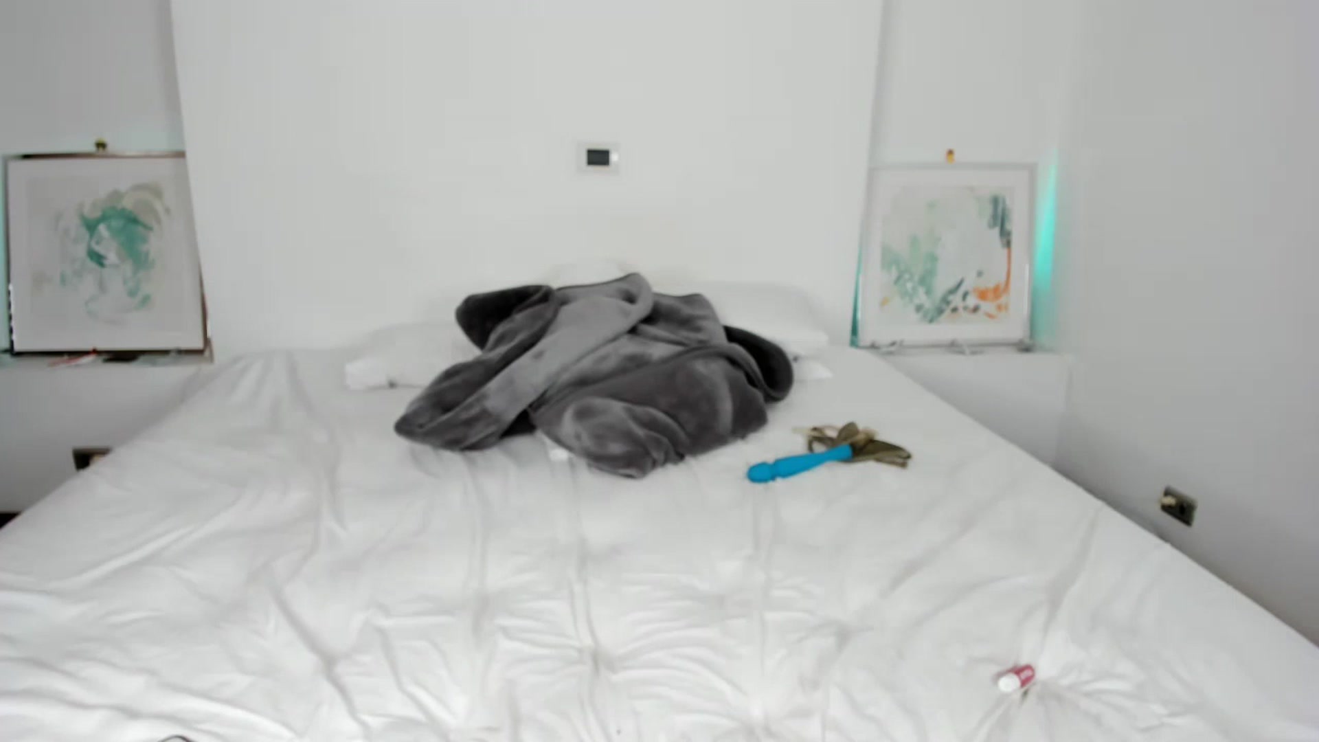 Gallery image thumbnail from EMILIANA_CRUZ's myfreecams stream on, 04/02/2024, 04:44 image 6 of 20