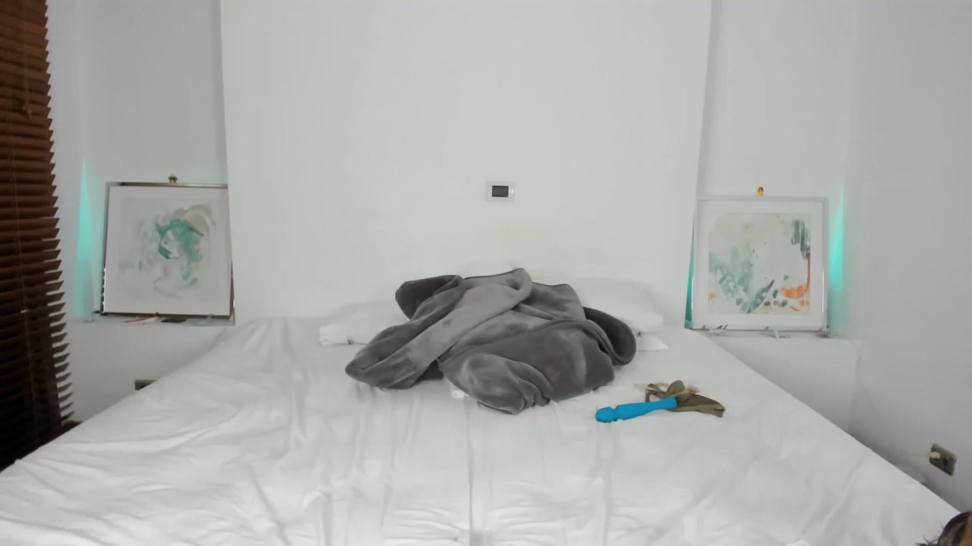 Gallery image thumbnail from EMILIANA_CRUZ's myfreecams stream on, 04/02/2024, 04:44 image 13 of 20