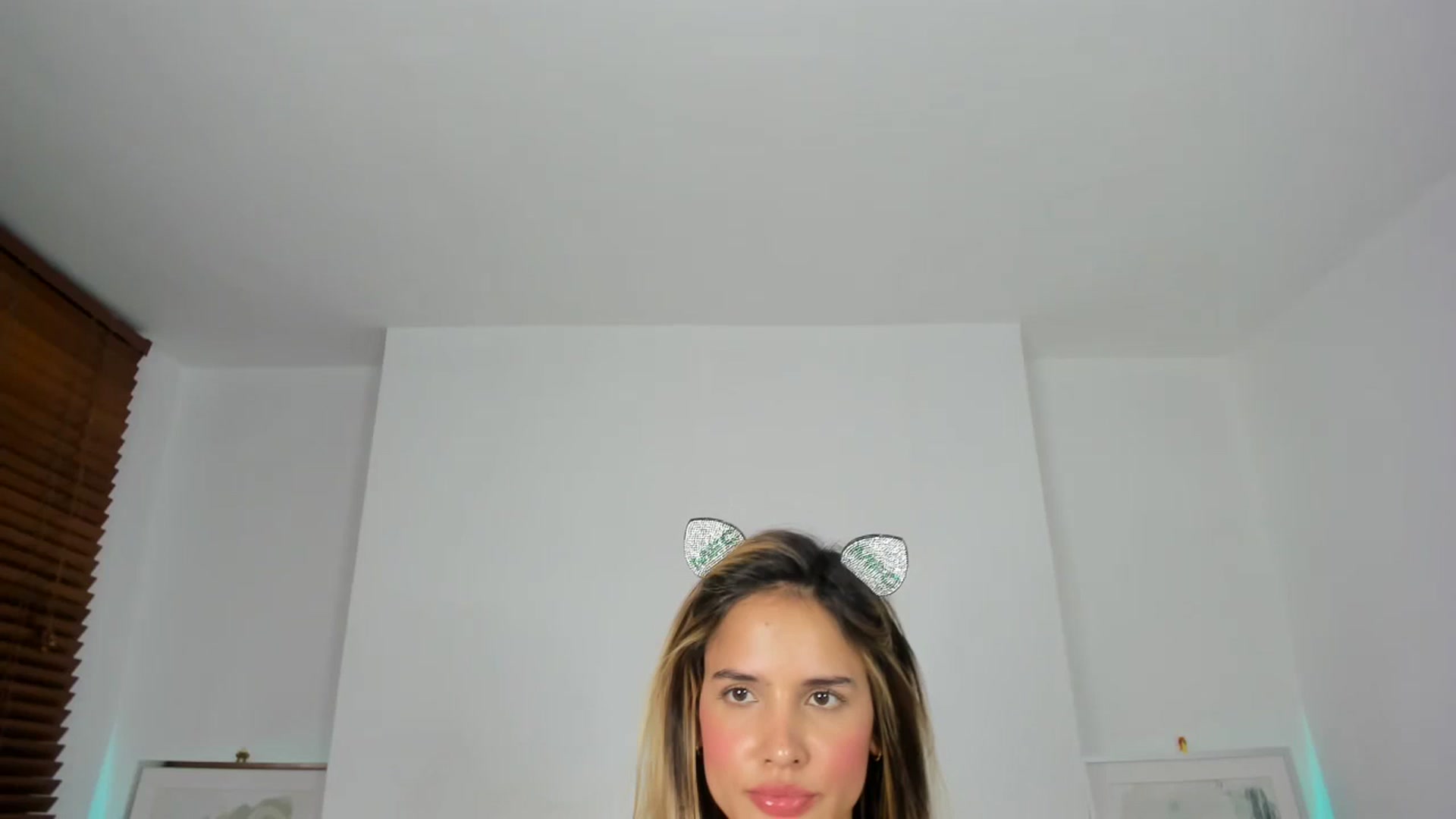 Gallery image thumbnail from EMILIANA_CRUZ's myfreecams stream on, 04/04/2024, 03:52 image 11 of 20