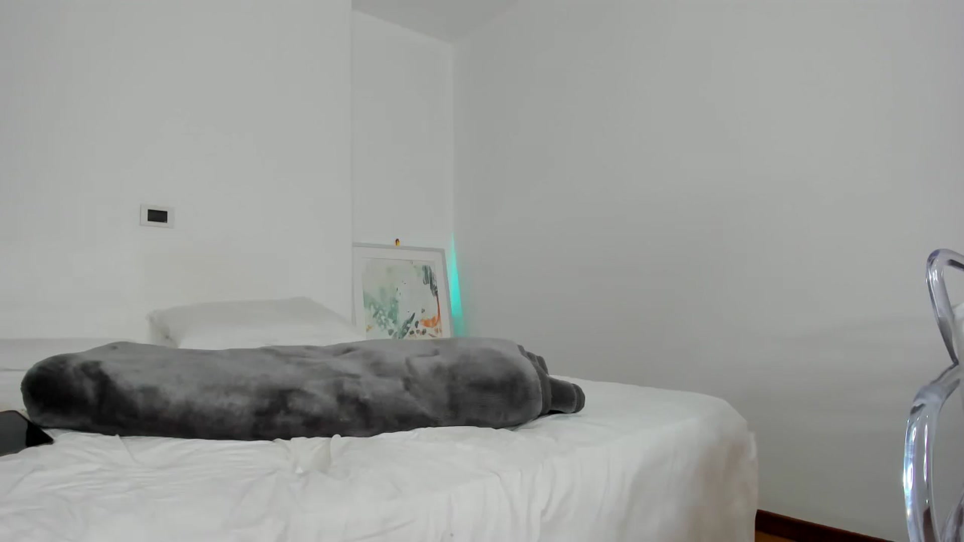 Gallery image thumbnail from EMILIANA_CRUZ's myfreecams stream on, 04/06/2024, 02:28 image 16 of 20