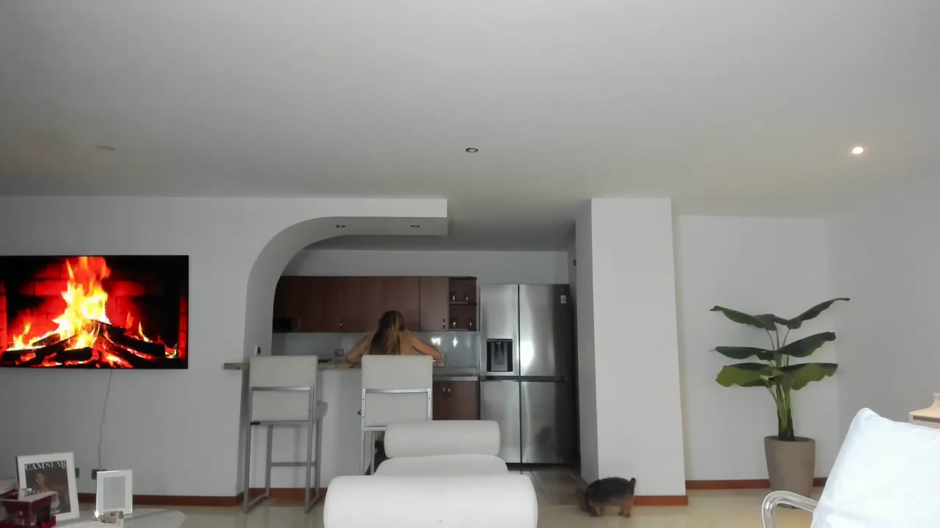 Gallery image thumbnail from EMILIANA_CRUZ's myfreecams stream on, 04/25/2024, 01:11 image 18 of 20