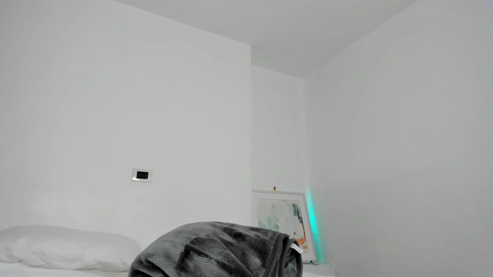 Gallery image thumbnail from EMILIANA_CRUZ's myfreecams stream on, 05/01/2024, 01:41 image 17 of 20