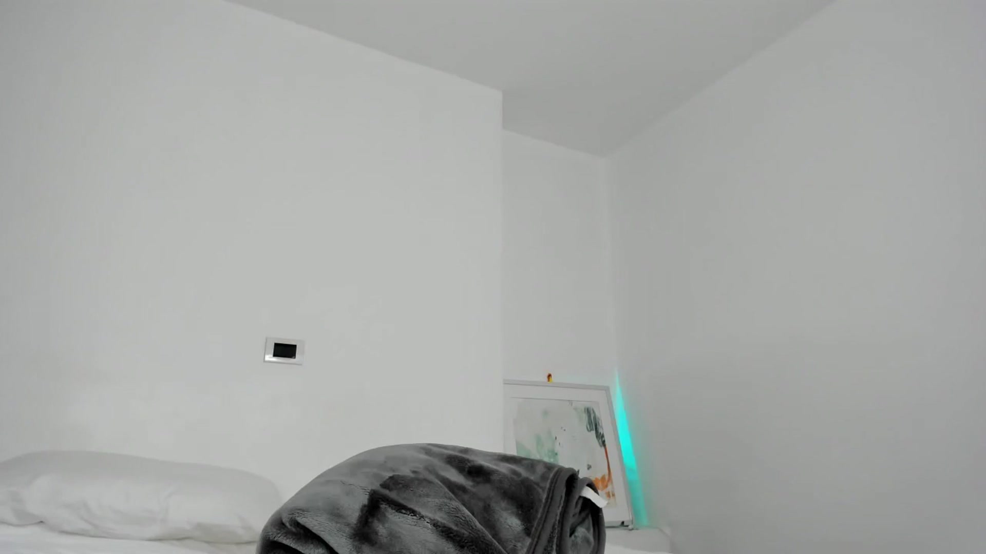 Gallery image thumbnail from EMILIANA_CRUZ's myfreecams stream on, 05/01/2024, 01:41 image 15 of 20