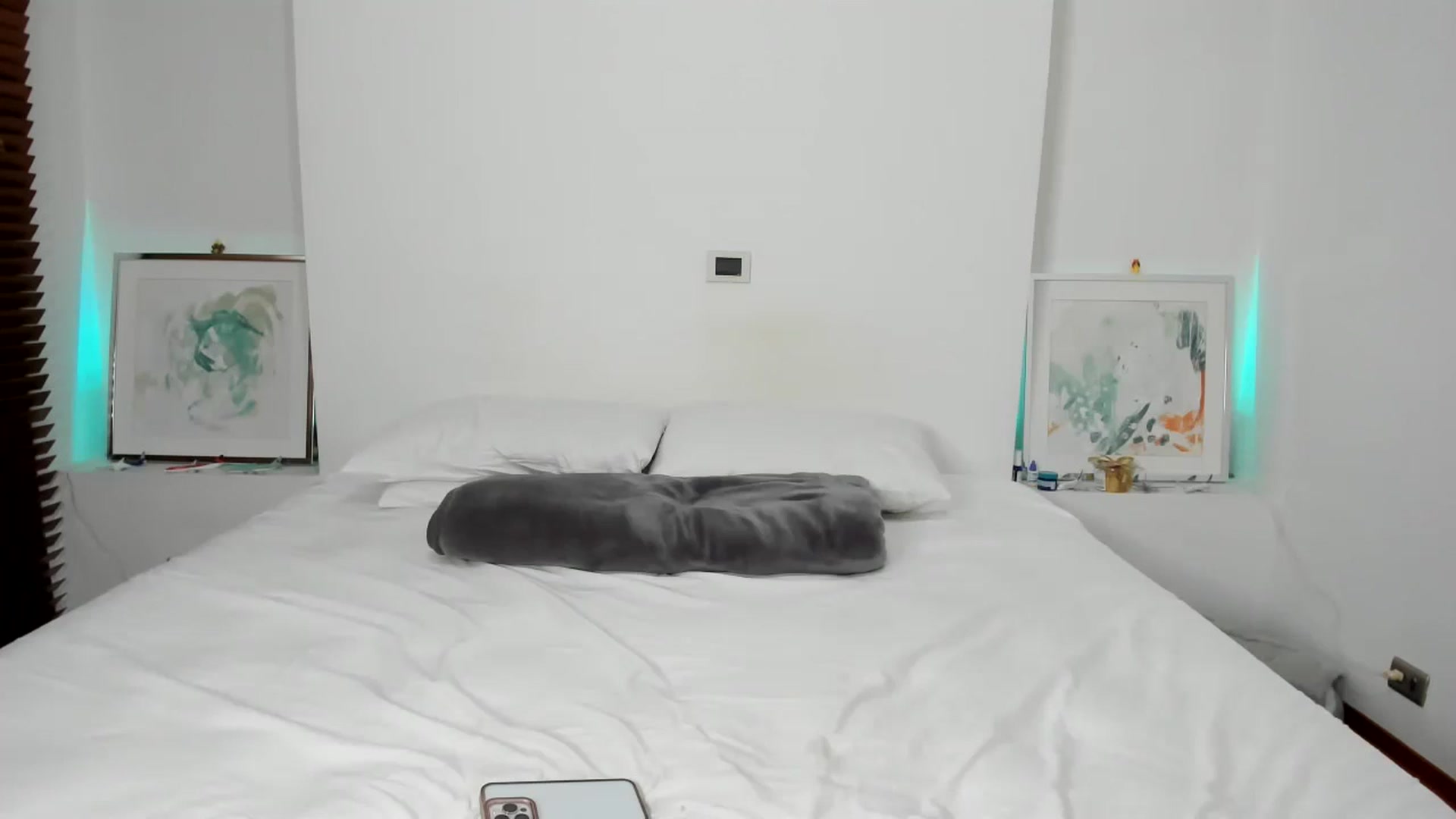 Gallery image thumbnail from EMILIANA_CRUZ's myfreecams stream on, 05/15/2024, 24:01 image 5 of 20