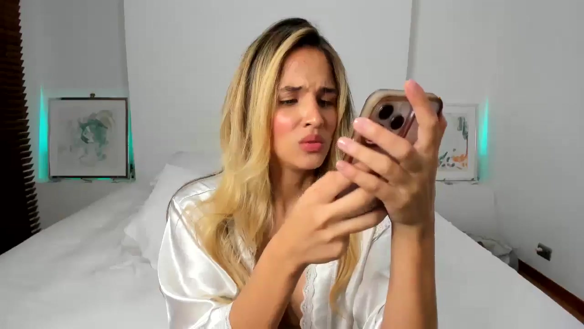 Gallery image thumbnail from EMILIANA_CRUZ's myfreecams stream on, 06/27/2024, 02:47 image 5 of 20