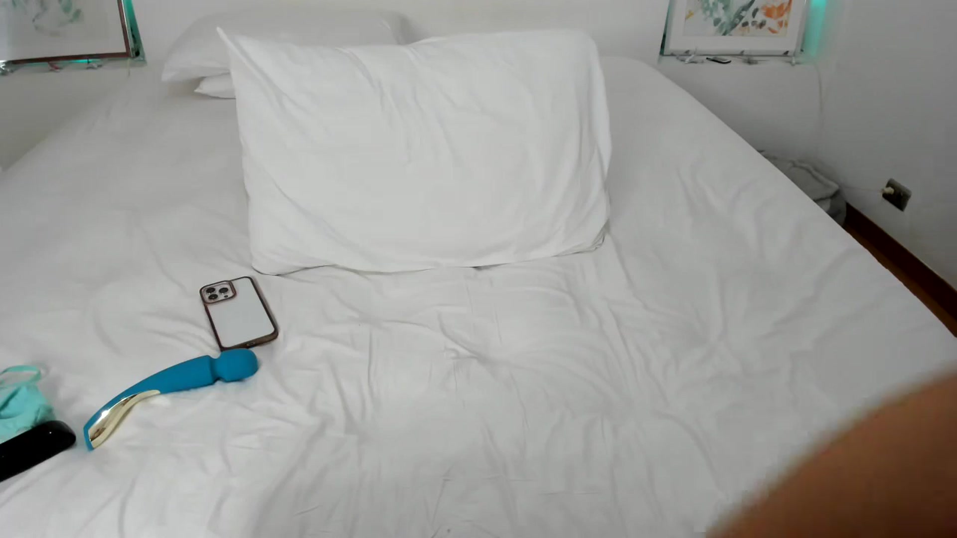 Gallery image thumbnail from EMILIANA_CRUZ's myfreecams stream on, 07/04/2024, 01:03 image 7 of 20