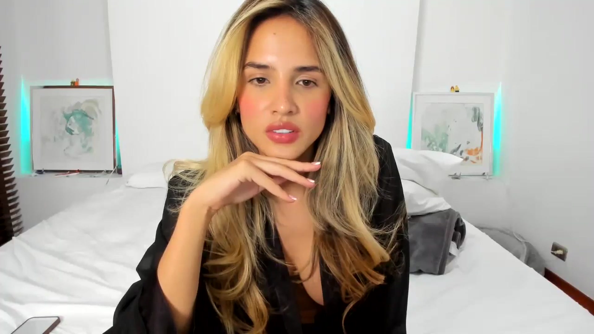 Gallery image thumbnail from EMILIANA_CRUZ's myfreecams stream on, 07/17/2024, 01:10 image 5 of 20