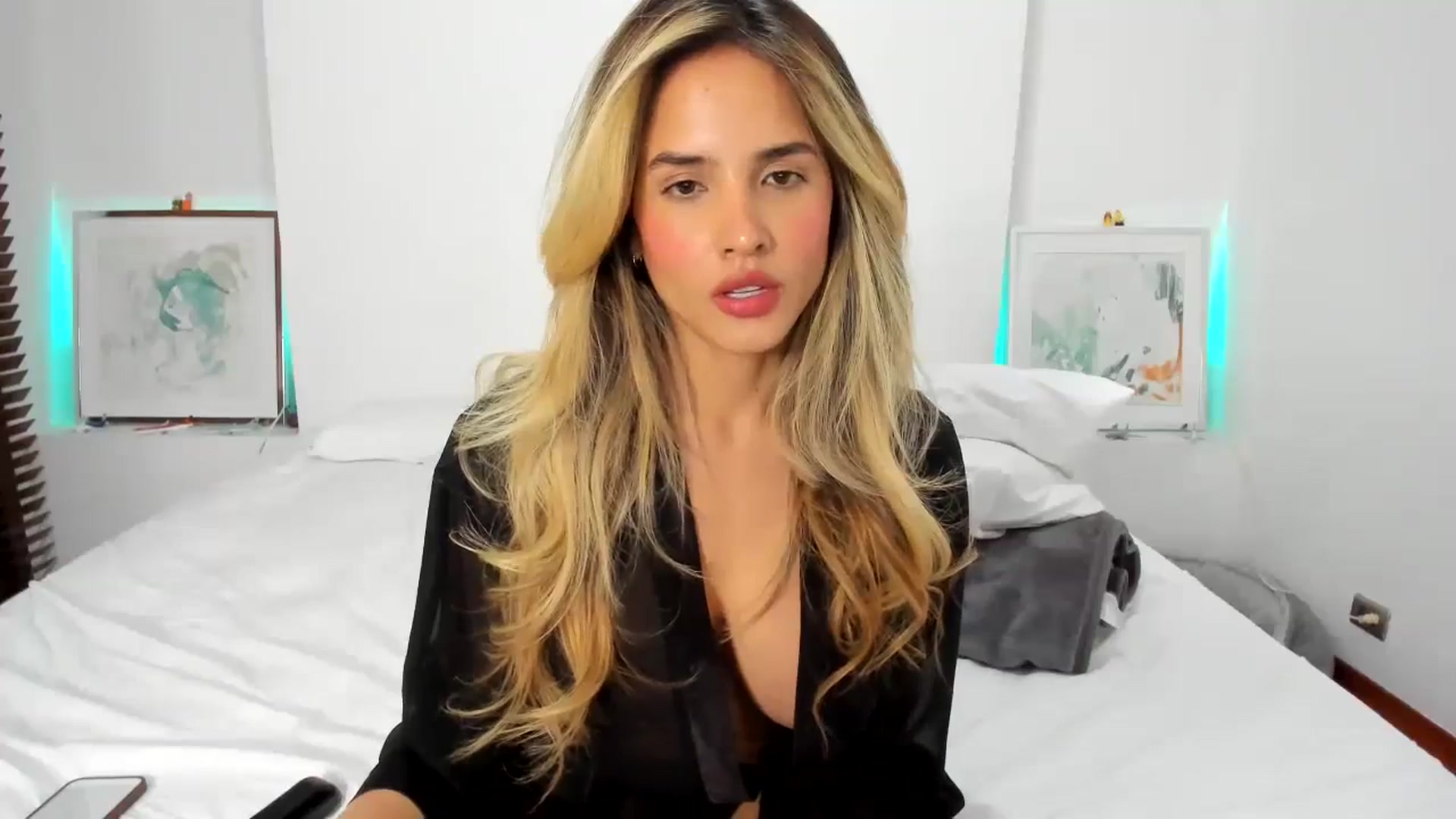 Gallery image thumbnail from EMILIANA_CRUZ's myfreecams stream on, 07/17/2024, 01:10 image 4 of 20
