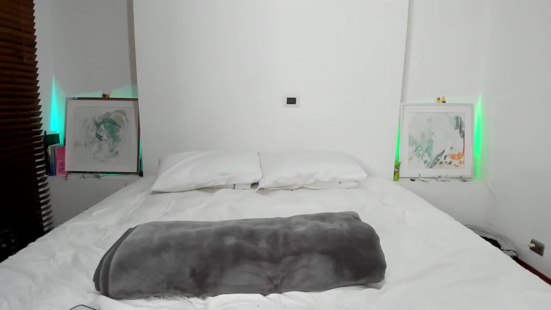 Gallery image thumbnail from EMILIANA_CRUZ's myfreecams stream on, 07/29/2024, 23:41 image 6 of 20