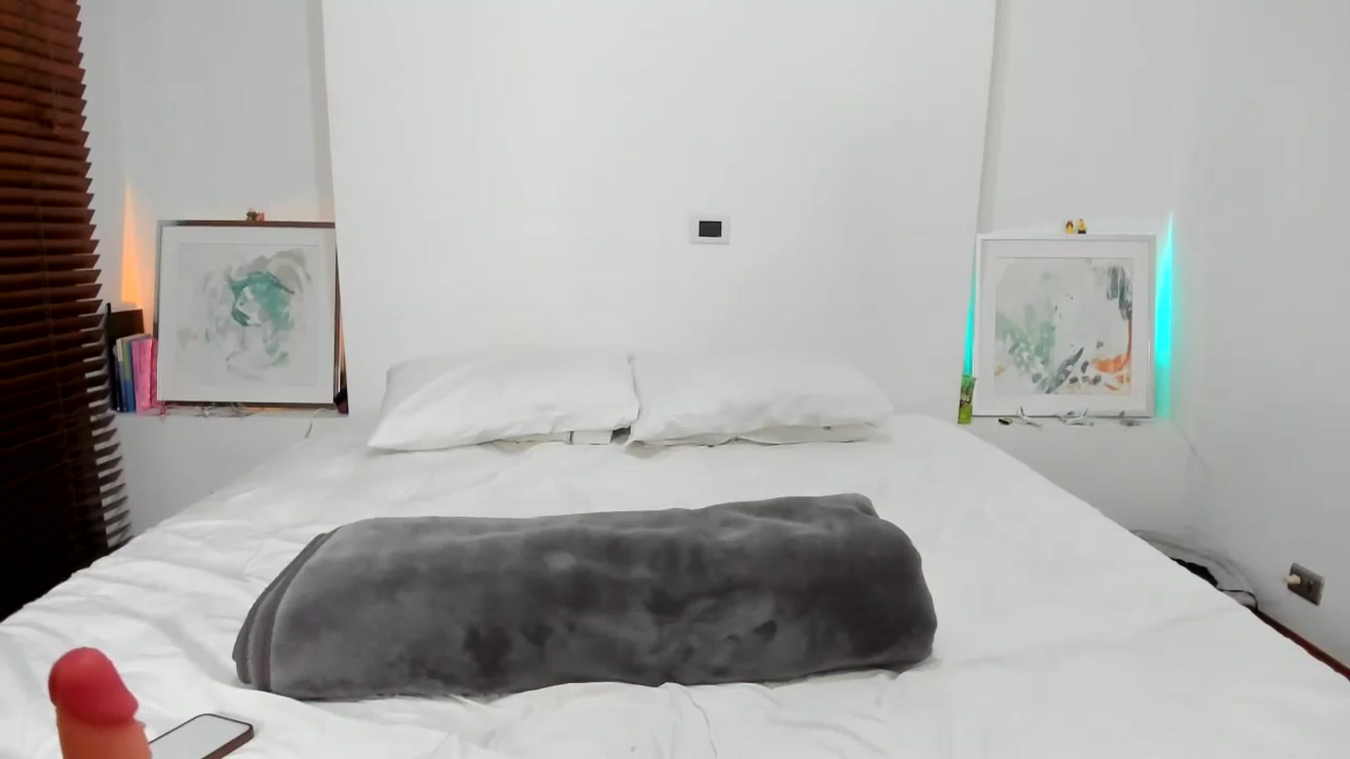 Gallery image thumbnail from EMILIANA_CRUZ's myfreecams stream on, 07/29/2024, 23:41 image 14 of 20