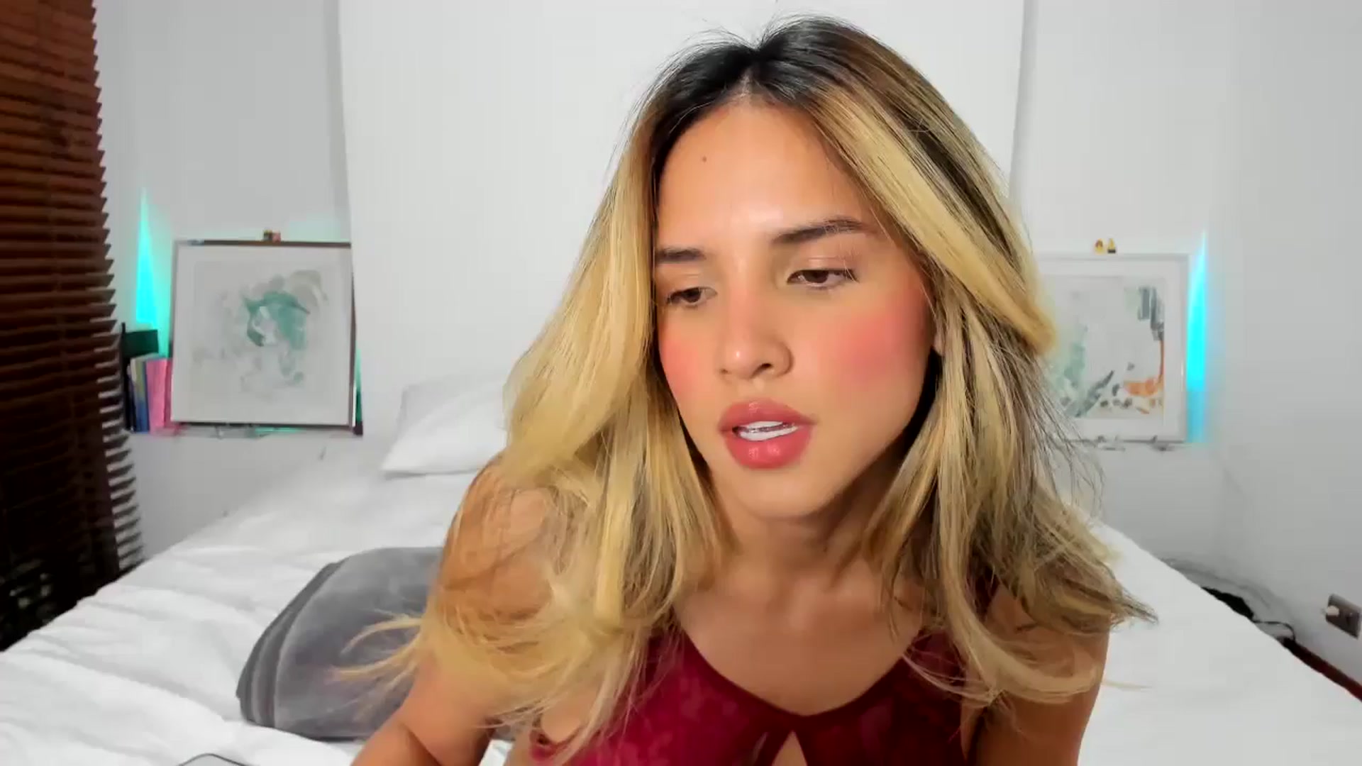 Gallery image thumbnail from EMILIANA_CRUZ's myfreecams stream on, 07/29/2024, 23:41 image 4 of 20