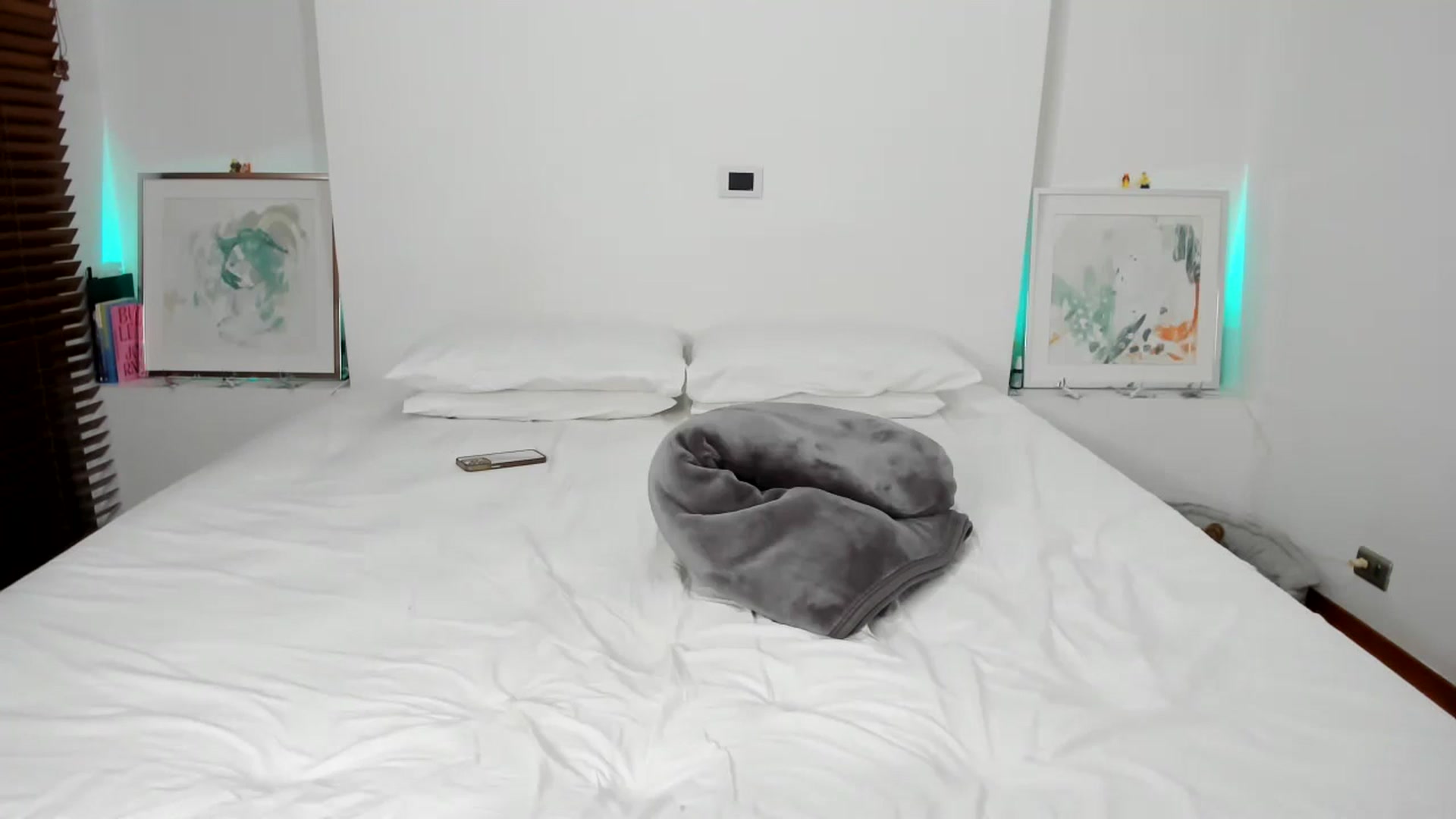 Gallery image thumbnail from EMILIANA_CRUZ's myfreecams stream on, 08/02/2024, 24:17 image 19 of 20