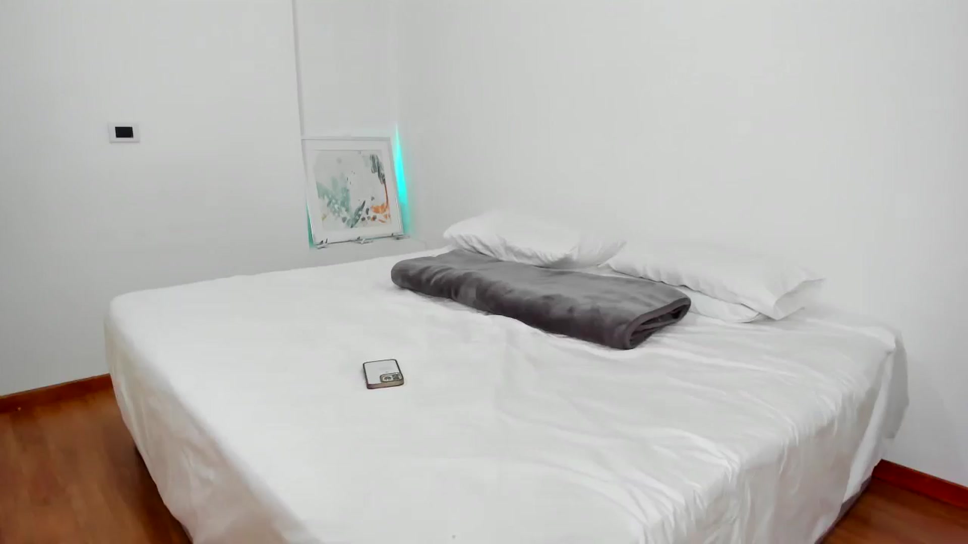 Gallery image thumbnail from EMILIANA_CRUZ's myfreecams stream on, 08/21/2024, 23:07 image 1 of 20