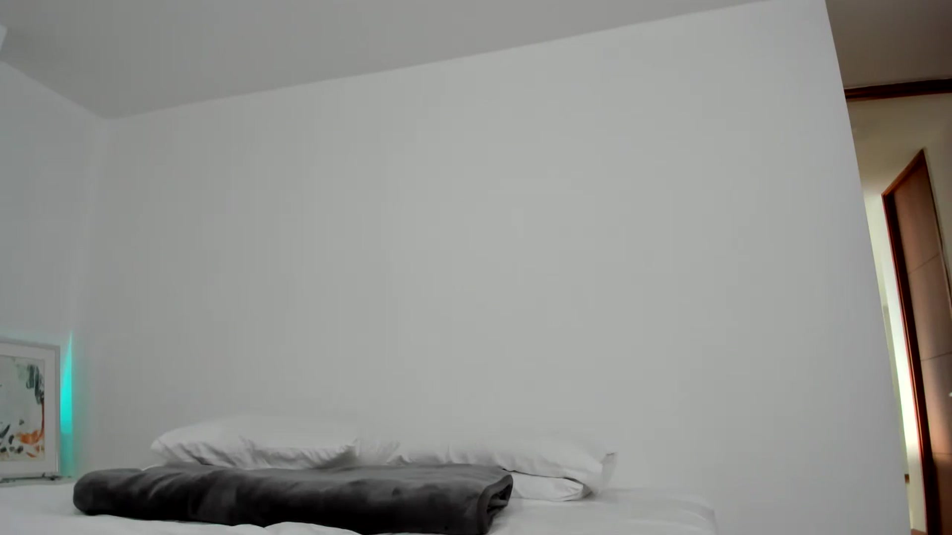 Gallery image thumbnail from EMILIANA_CRUZ's myfreecams stream on, 08/21/2024, 23:07 image 4 of 20