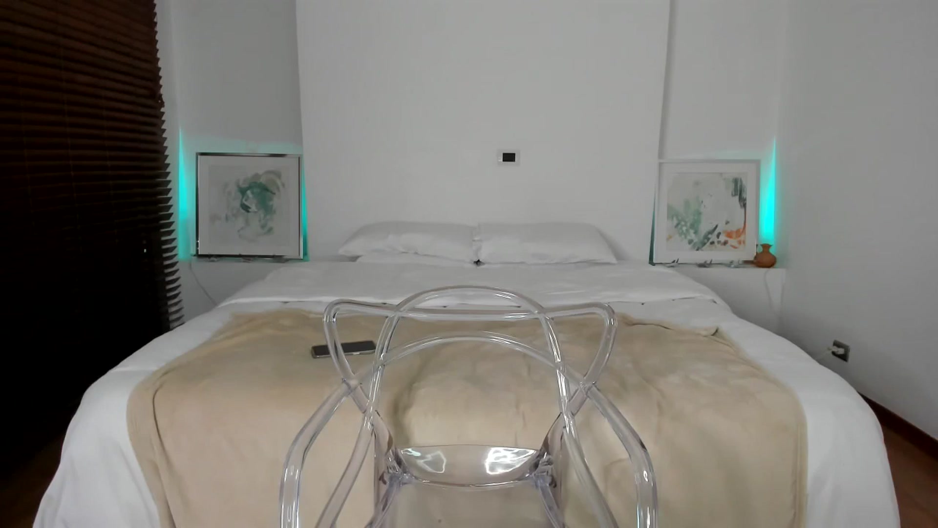 Gallery image thumbnail from EMILIANA_CRUZ's myfreecams stream on, 10/04/2024, 01:16 image 9 of 20