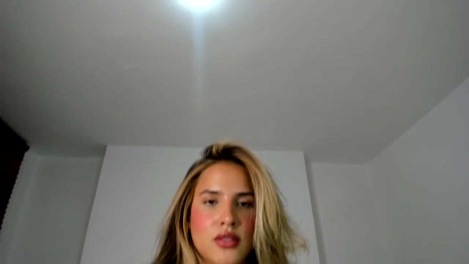 Gallery image thumbnail from EMILIANA_CRUZ's myfreecams stream on, 10/09/2024, 23:57 image 15 of 20