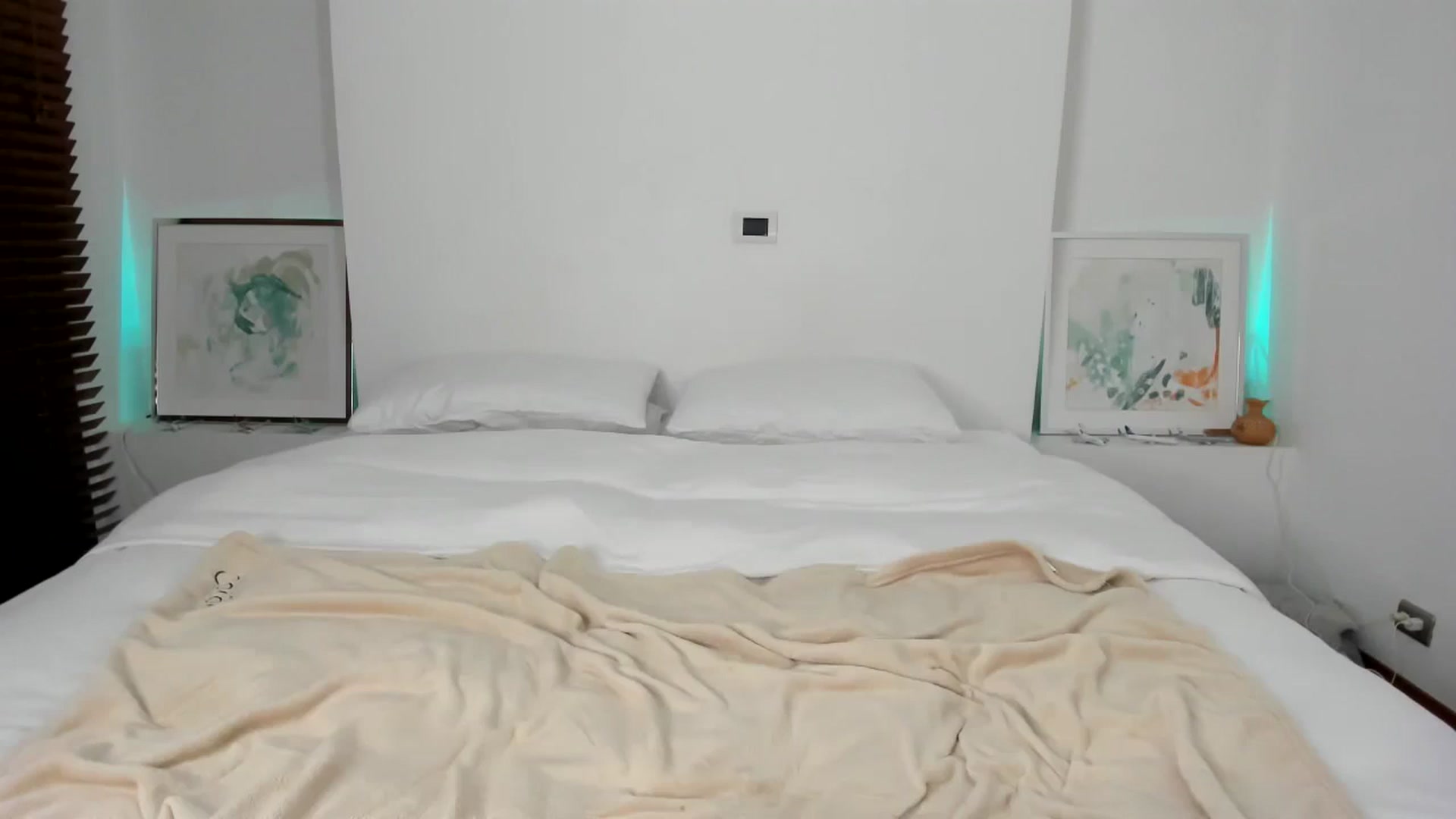 Gallery image thumbnail from EMILIANA_CRUZ's myfreecams stream on, 10/09/2024, 23:57 image 2 of 20