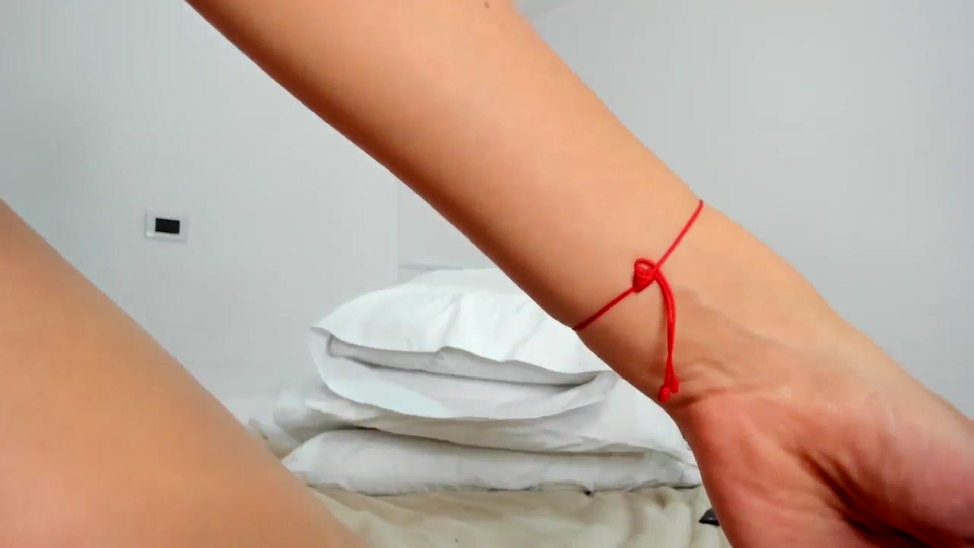 Gallery image thumbnail from EMILIANA_CRUZ's myfreecams stream on, 10/14/2024, 23:22 image 12 of 20