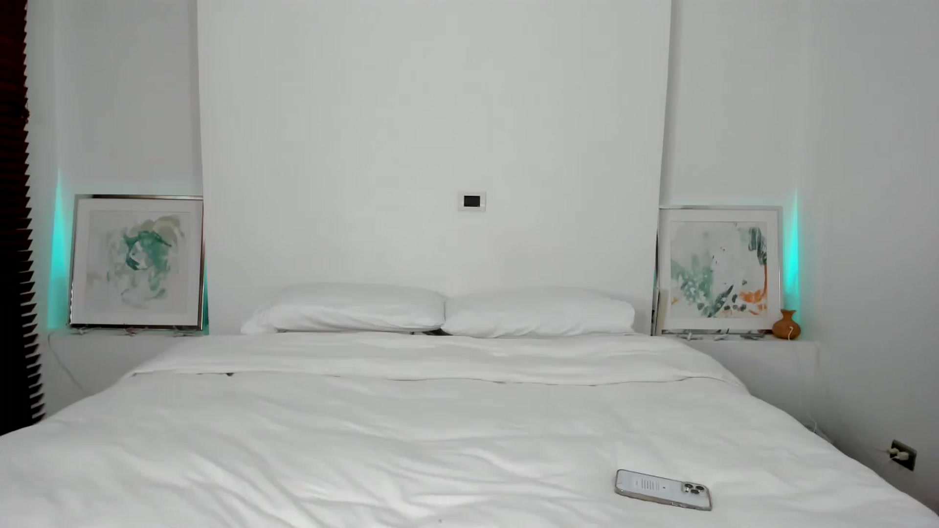 Gallery image thumbnail from EMILIANA_CRUZ's myfreecams stream on, 10/23/2024, 23:35 image 5 of 20