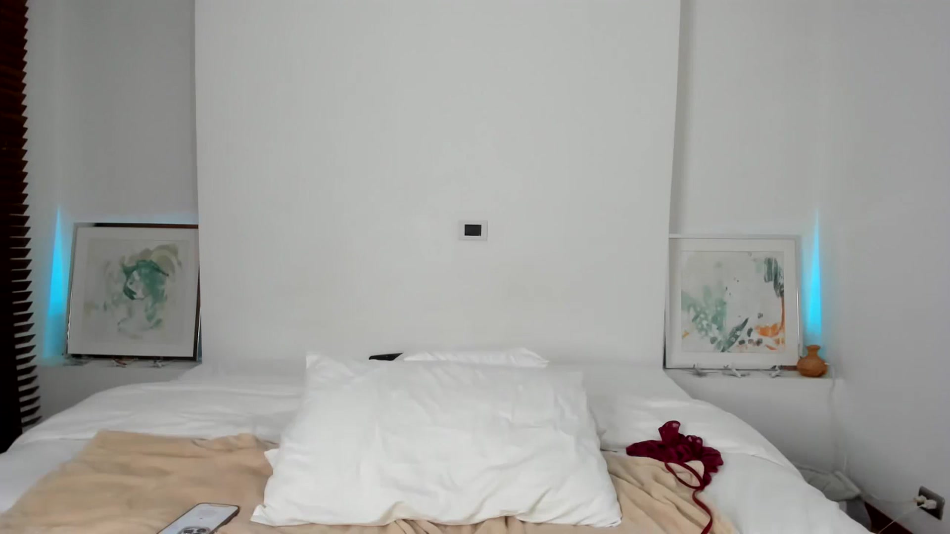 Gallery image thumbnail from EMILIANA_CRUZ's myfreecams stream on, 11/19/2024, 01:08 image 20 of 20