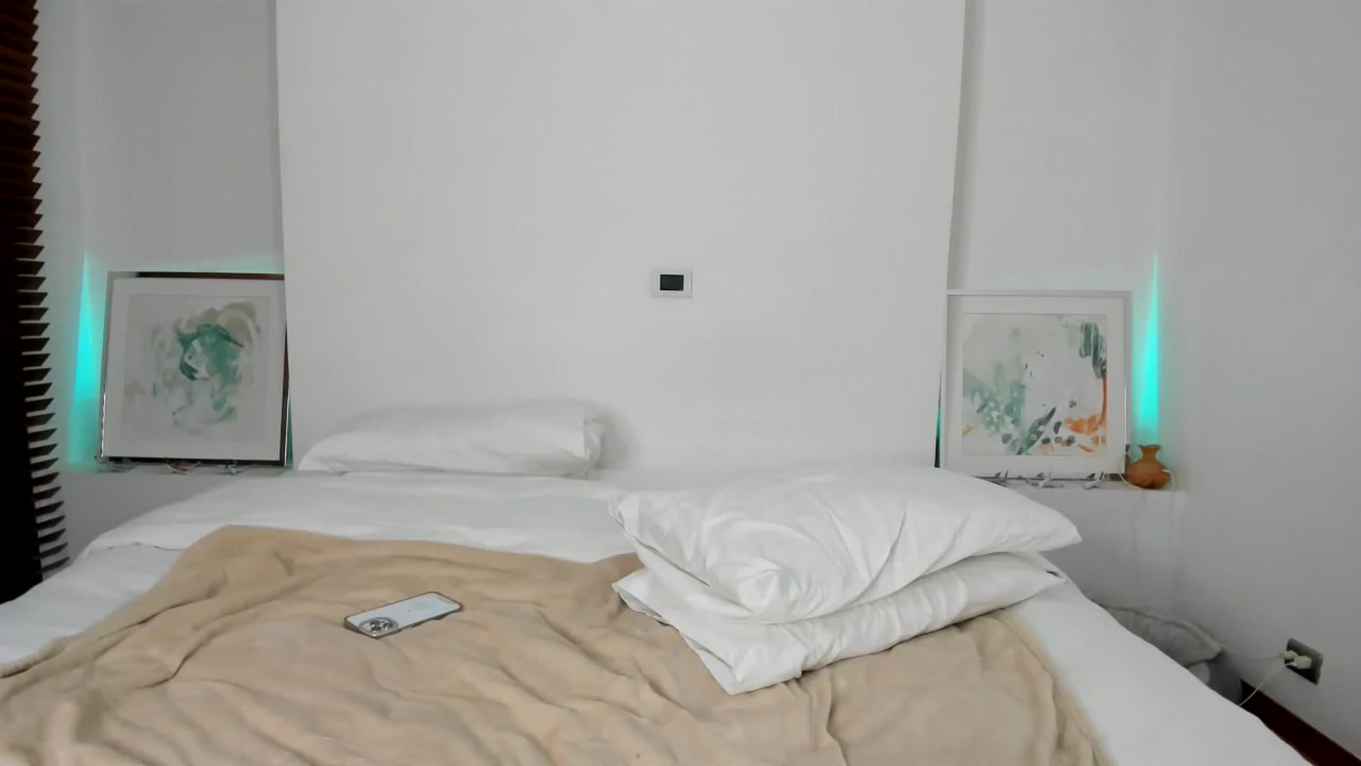 Gallery image thumbnail from EMILIANA_CRUZ's myfreecams stream on, 11/22/2024, 02:03 image 3 of 20