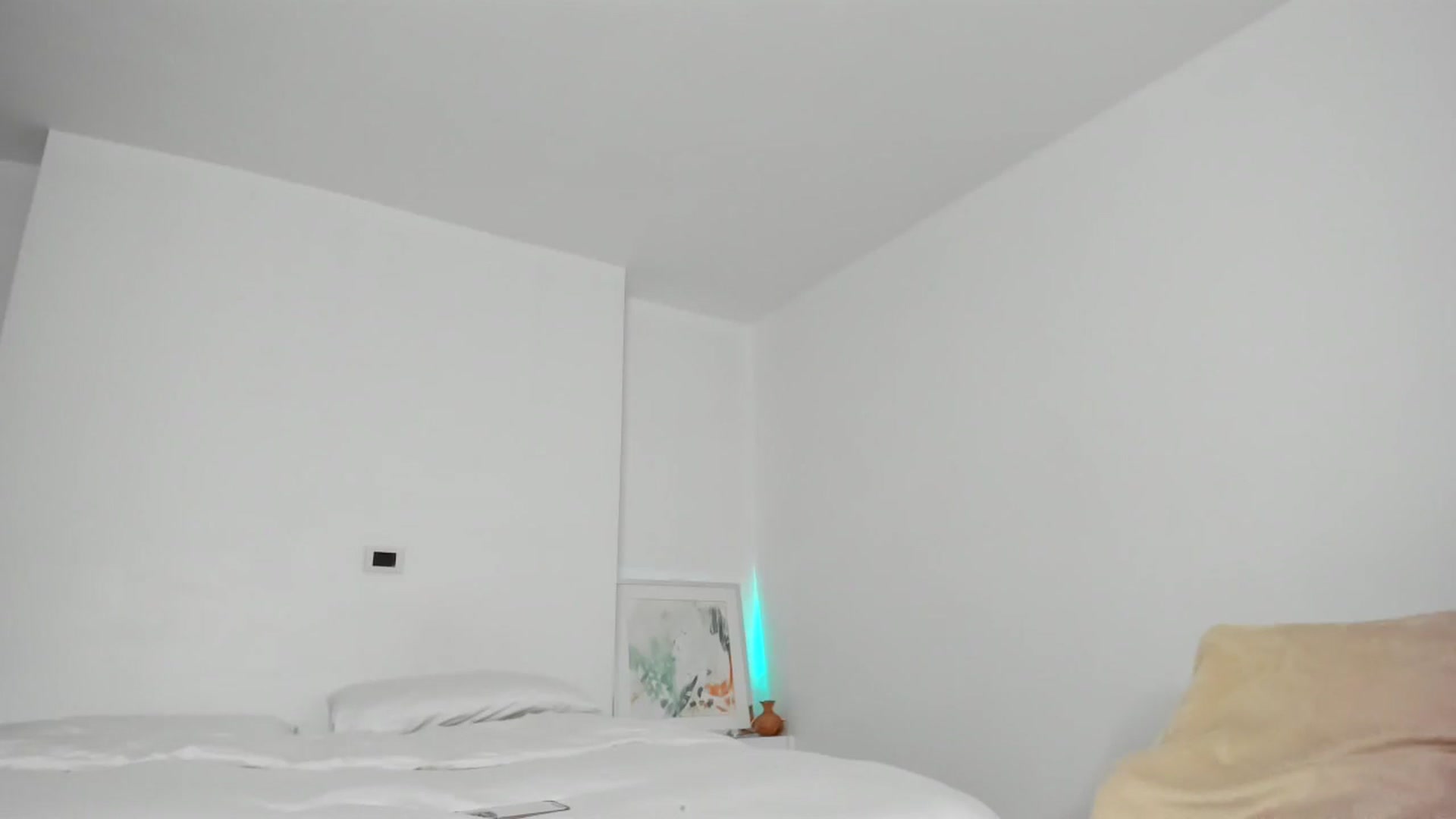 Gallery image thumbnail from EMILIANA_CRUZ's myfreecams stream on, 11/28/2024, 23:50 image 18 of 20
