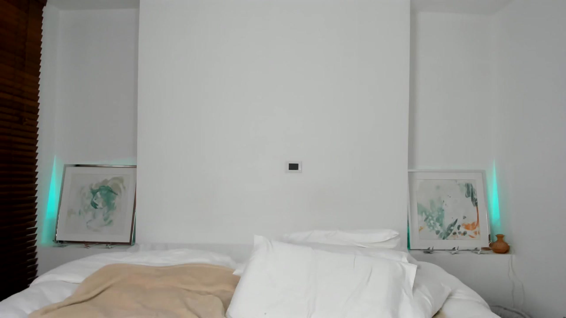 Gallery image thumbnail from EMILIANA_CRUZ's myfreecams stream on, 11/30/2024, 03:01 image 7 of 20