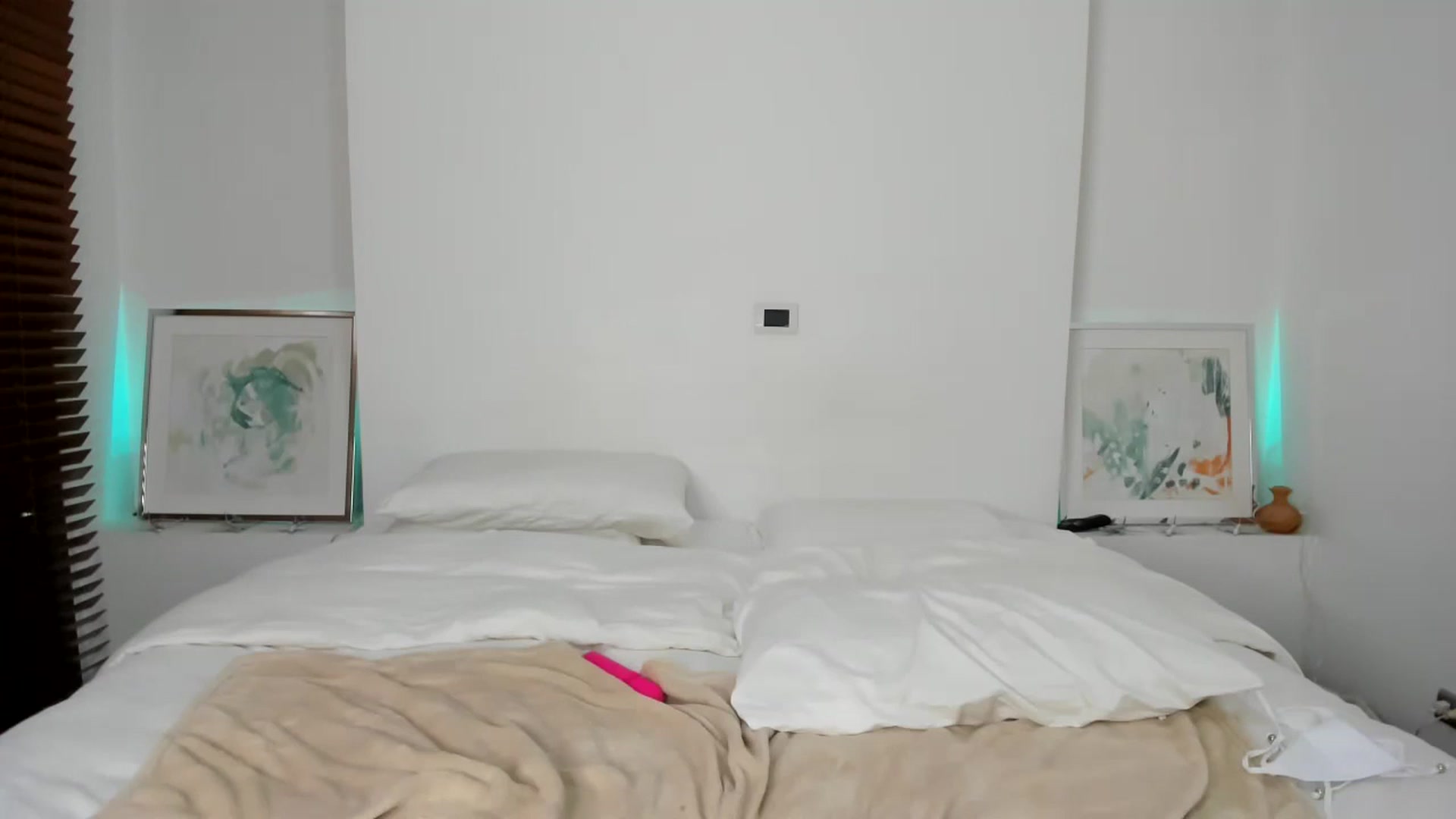 Gallery image thumbnail from EMILIANA_CRUZ's myfreecams stream on, 12/04/2024, 05:10 image 9 of 20