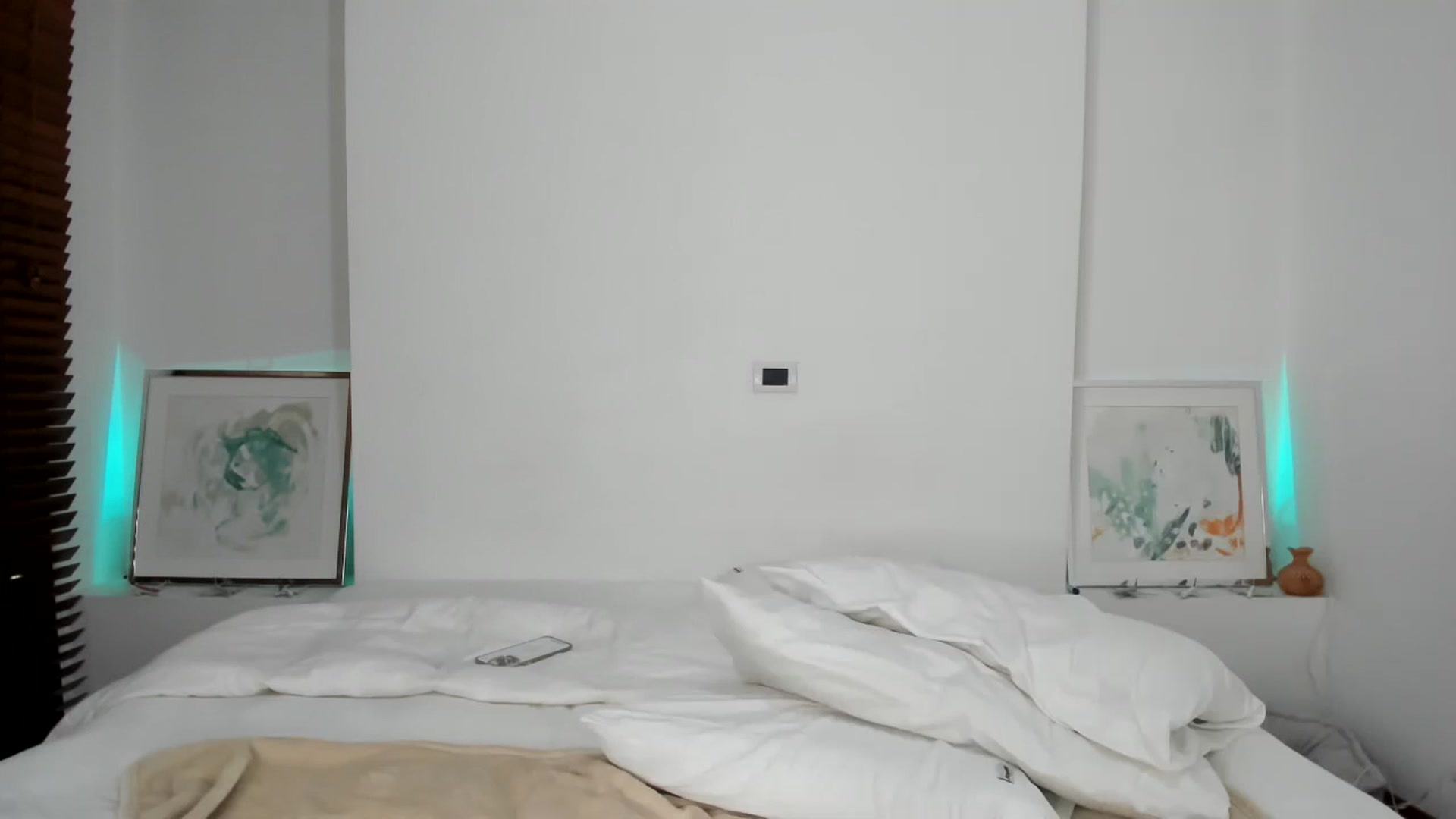 Gallery image thumbnail from EMILIANA_CRUZ's myfreecams stream on, 12/17/2024, 24:55 image 14 of 20