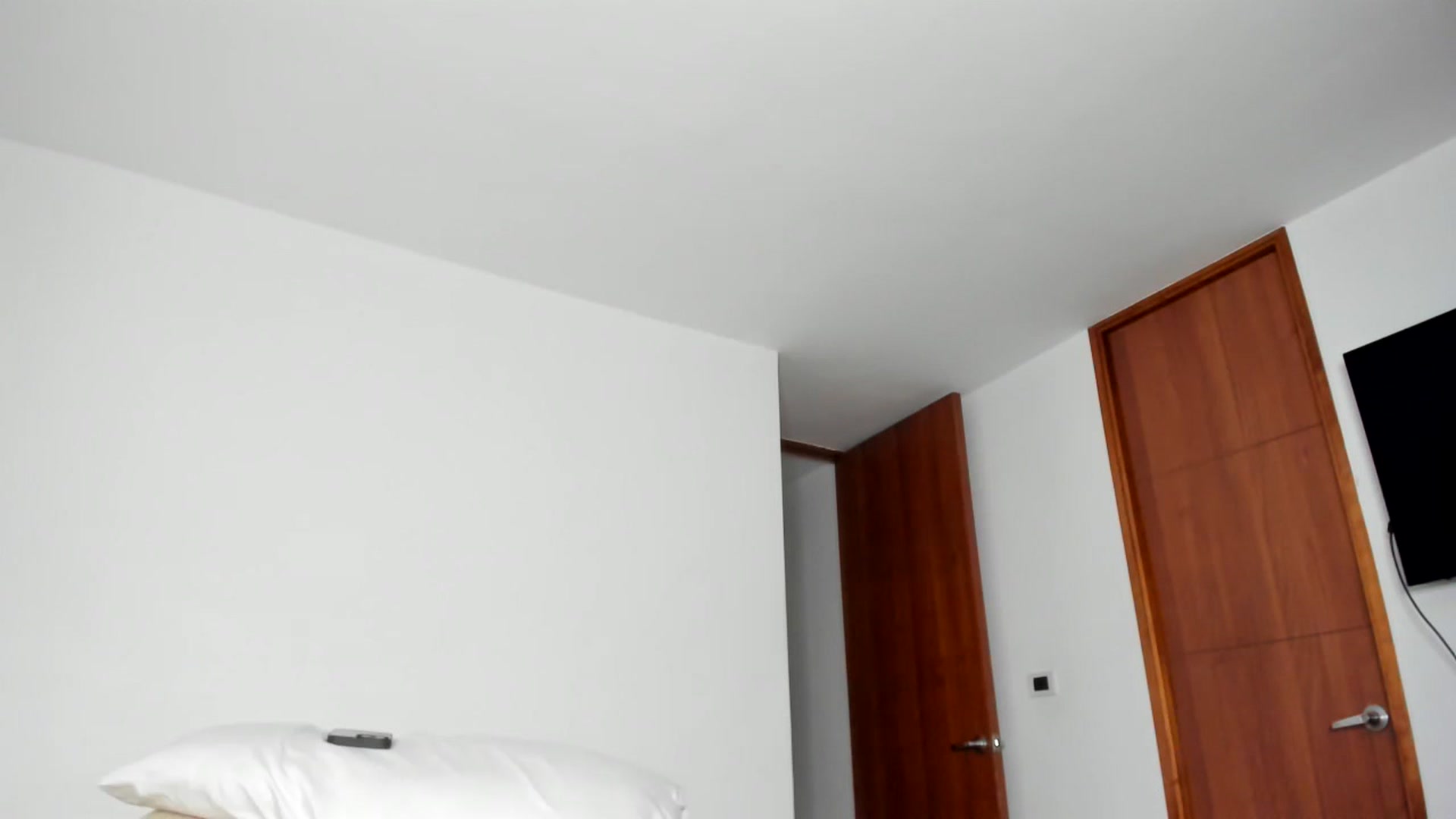 Gallery image thumbnail from EMILIANA_CRUZ's myfreecams stream on, 02/11/2025, 01:52 image 11 of 20