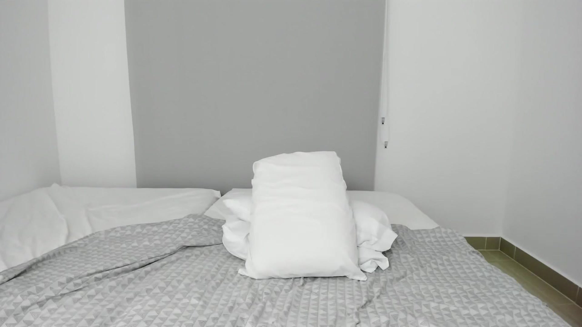 Gallery image thumbnail from EMILIANA_CRUZ's myfreecams stream on, 02/20/2025, 23:41 image 4 of 20