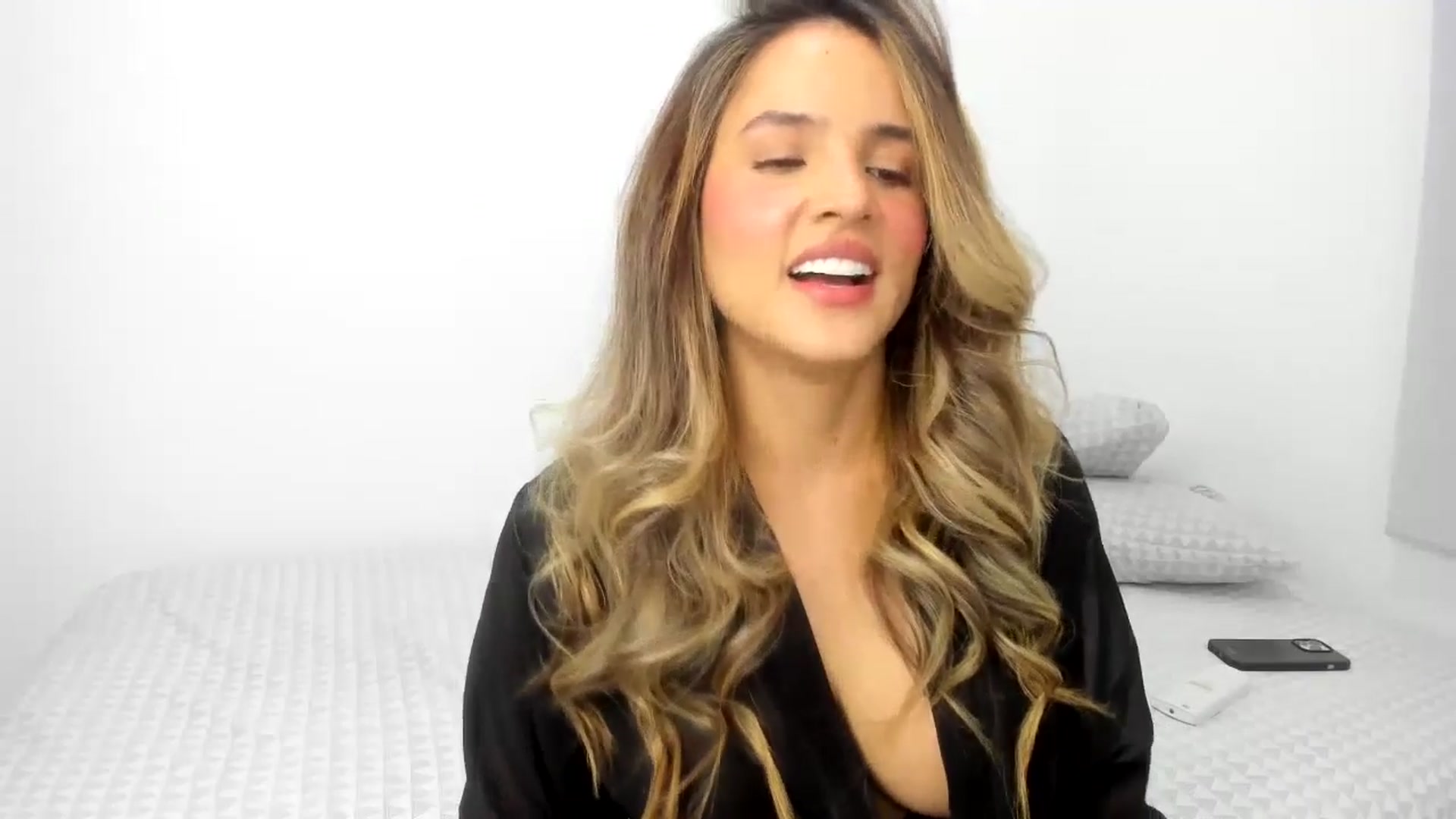 Gallery image thumbnail from EMILIANA_CRUZ's myfreecams stream on, 02/27/2025, 22:40 image 5 of 20
