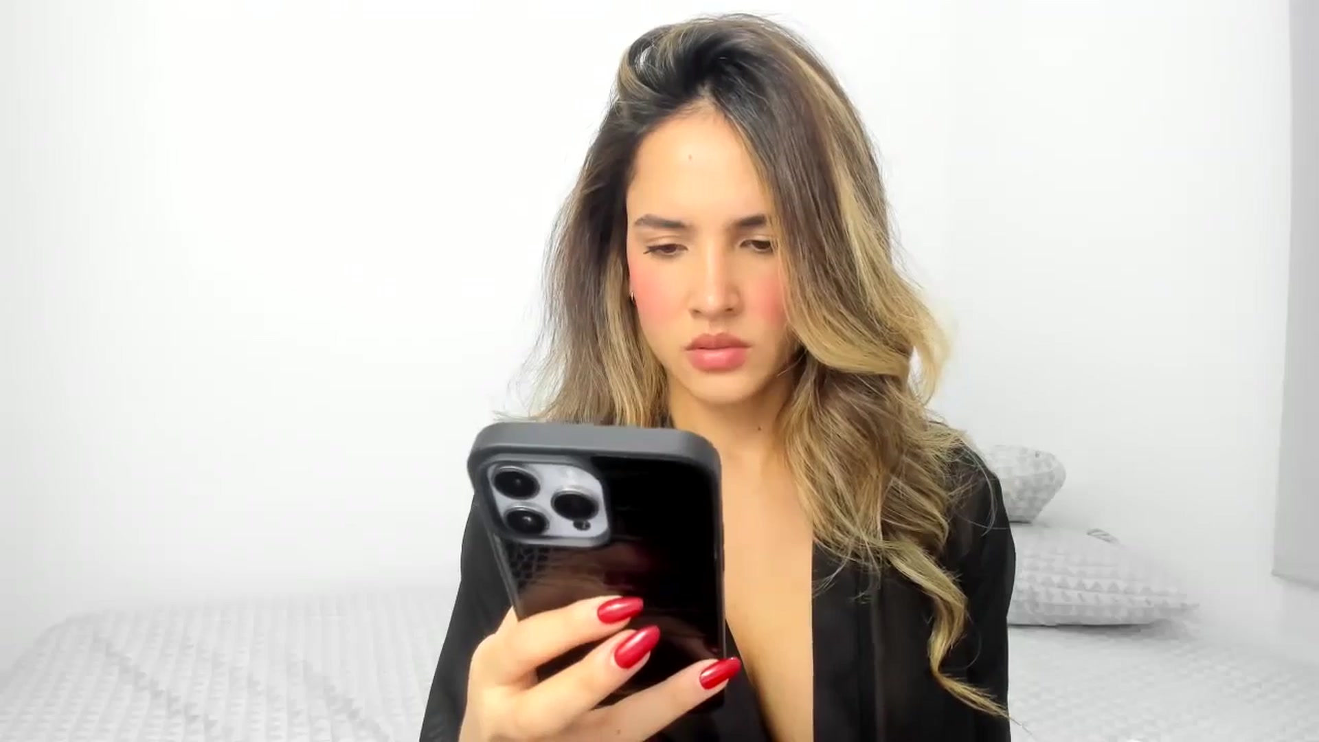 Gallery image thumbnail from EMILIANA_CRUZ's myfreecams stream on, 02/27/2025, 22:40 image 11 of 20