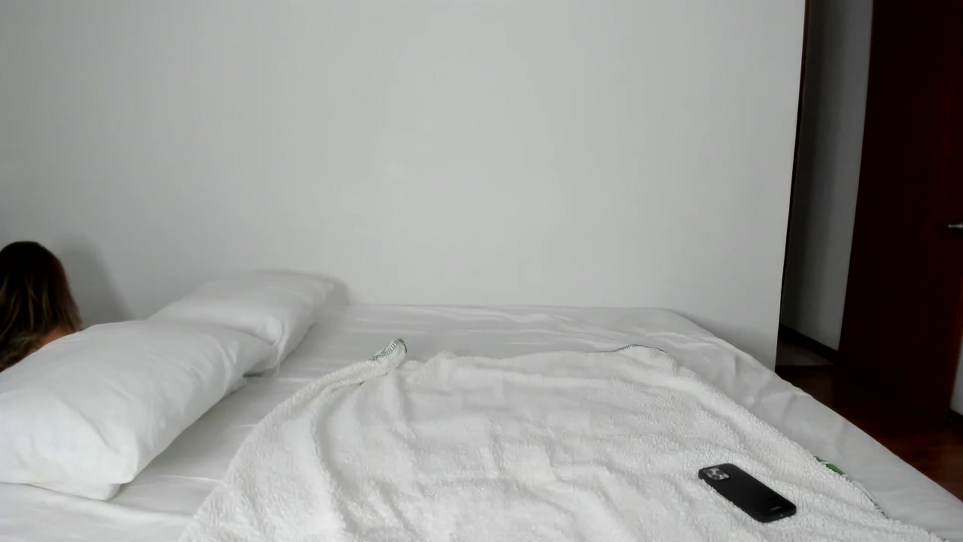 Gallery image thumbnail from EMILIANA_CRUZ's myfreecams stream on, 04/01/2025, 24:04 image 2 of 20