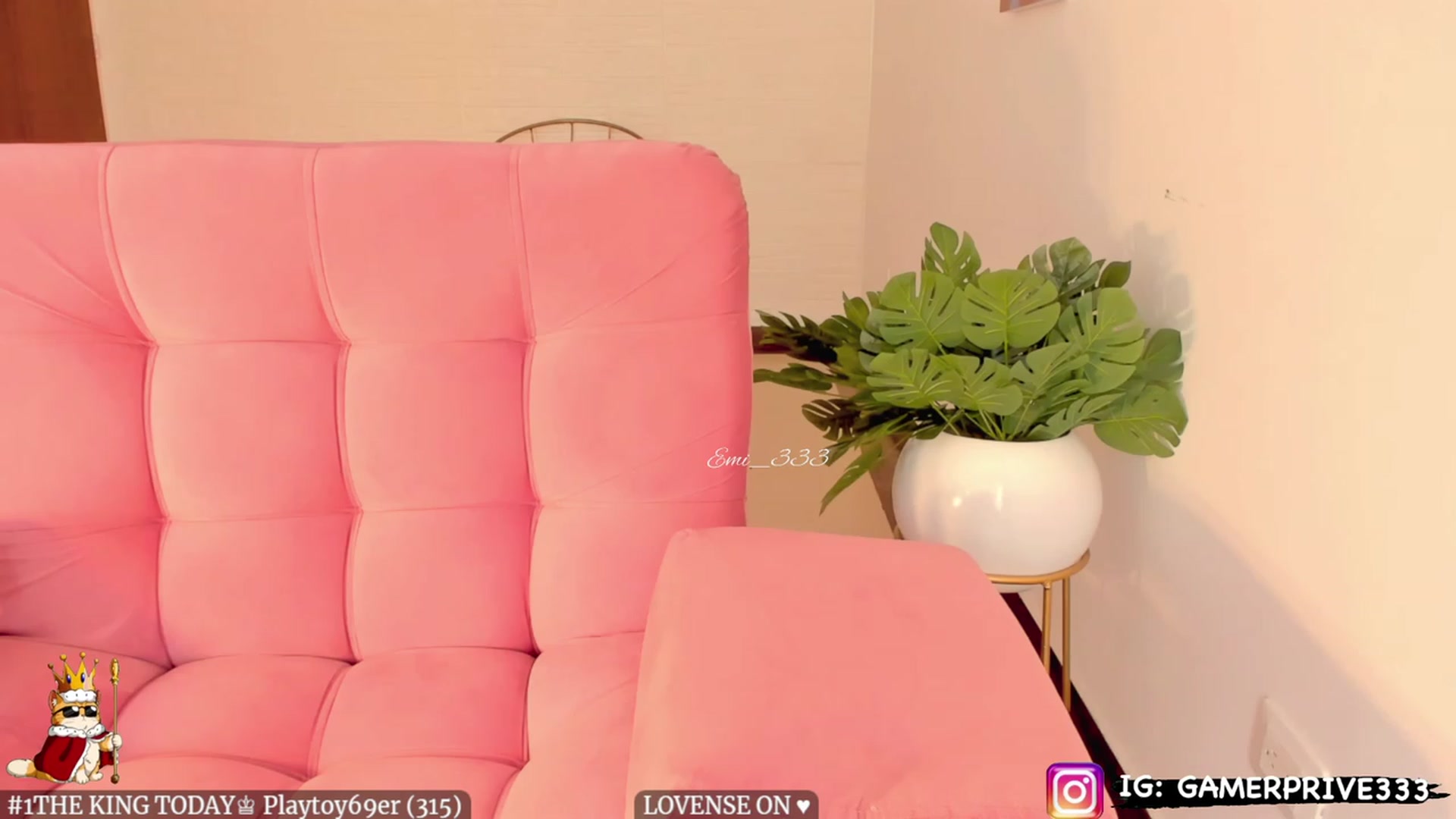 Gallery image thumbnail from EMI_333's myfreecams stream on, 01/12/2023, 18:28 image 9 of 20