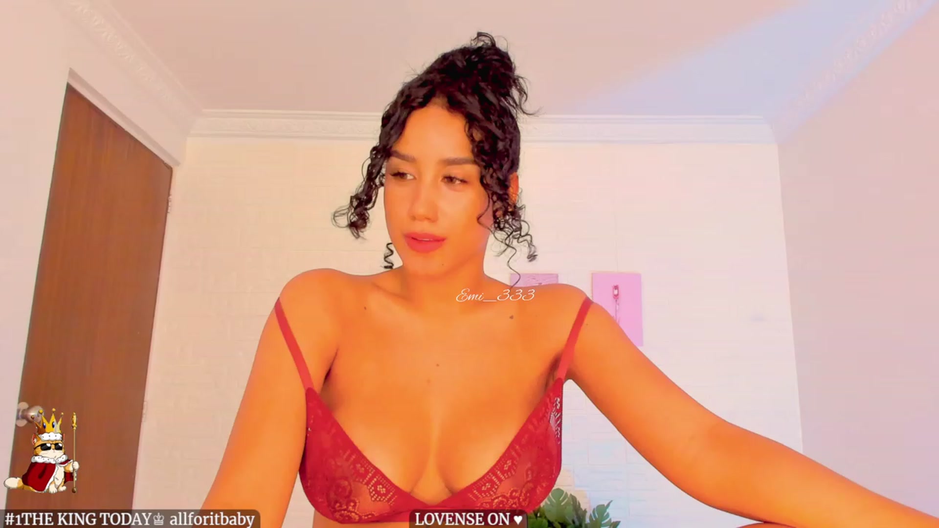Gallery image thumbnail from EMI_333's myfreecams stream on, 05/03/2023, 17:14 image 17 of 20