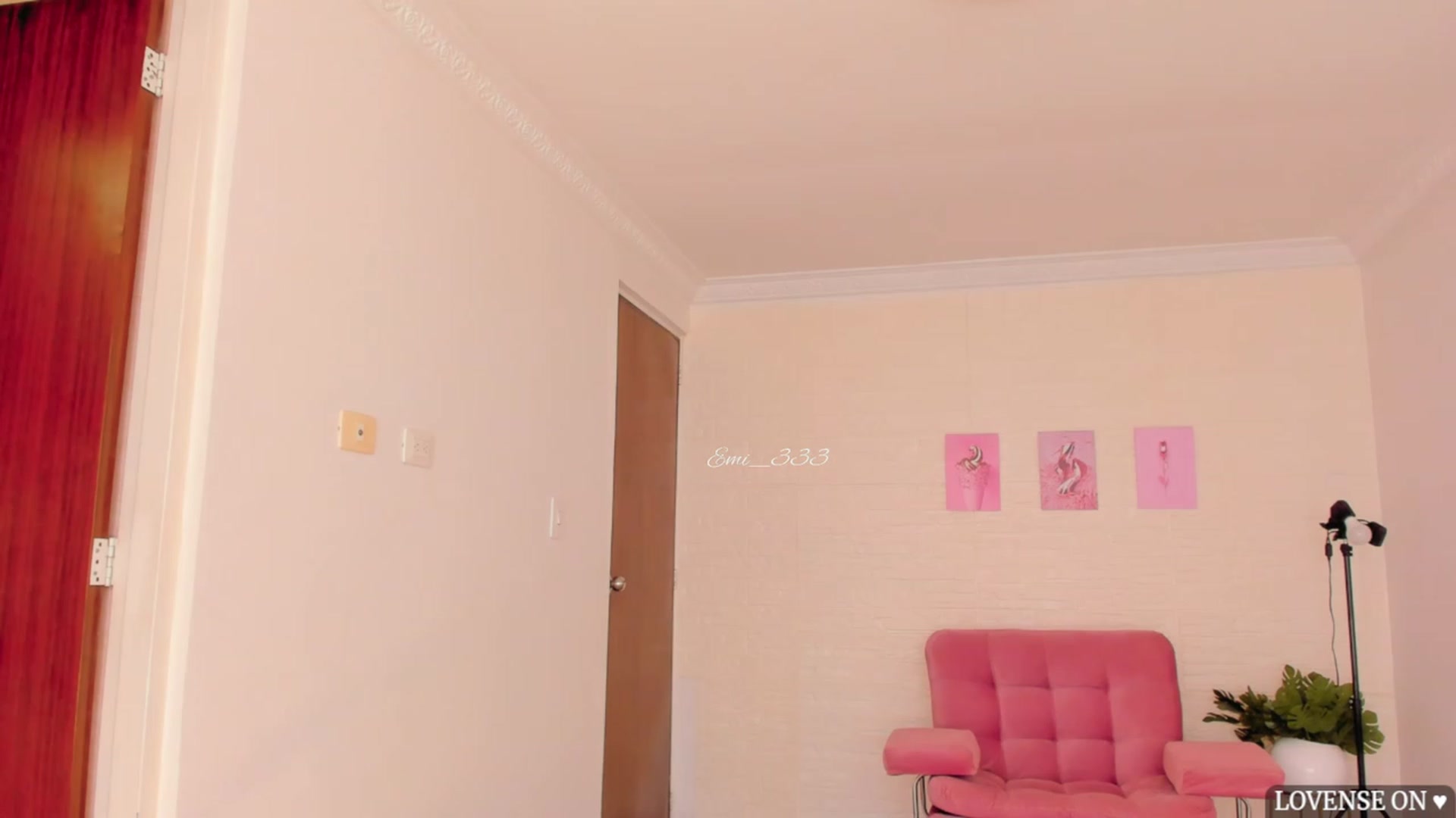 Gallery image thumbnail from EMI_333's myfreecams stream on, 06/22/2023, 16:43 image 3 of 20